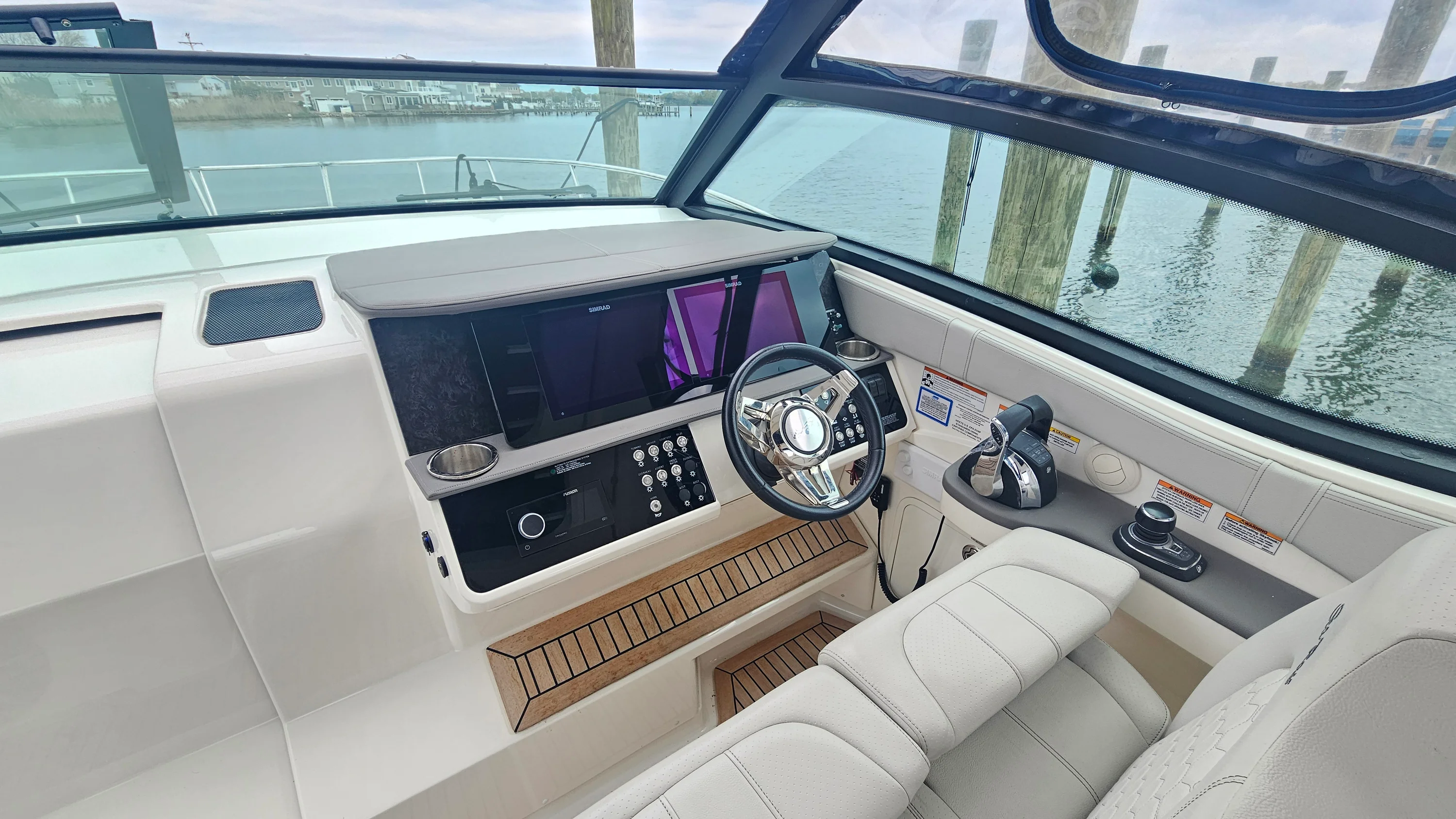 2020 Sea Ray 320 SUNDANCER OB Image Thumbnail #14