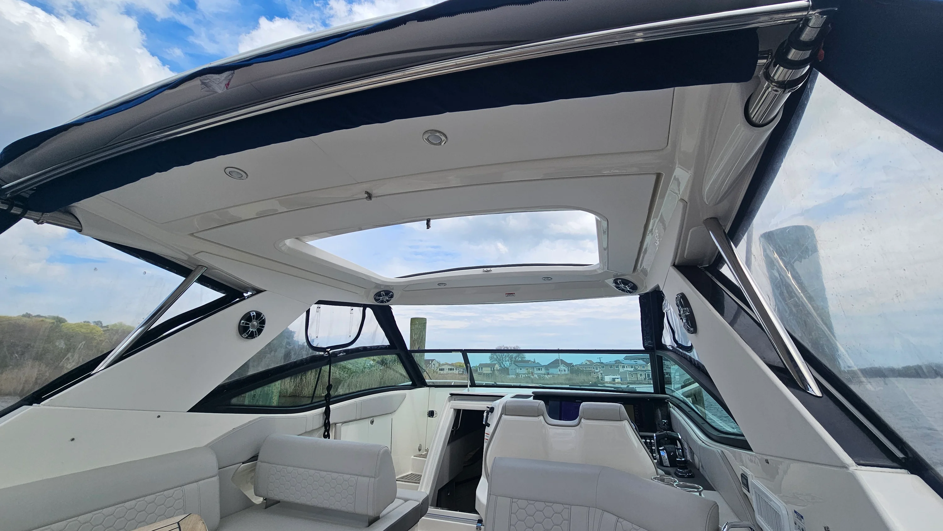 2020 Sea Ray 320 SUNDANCER OB Image Thumbnail #8