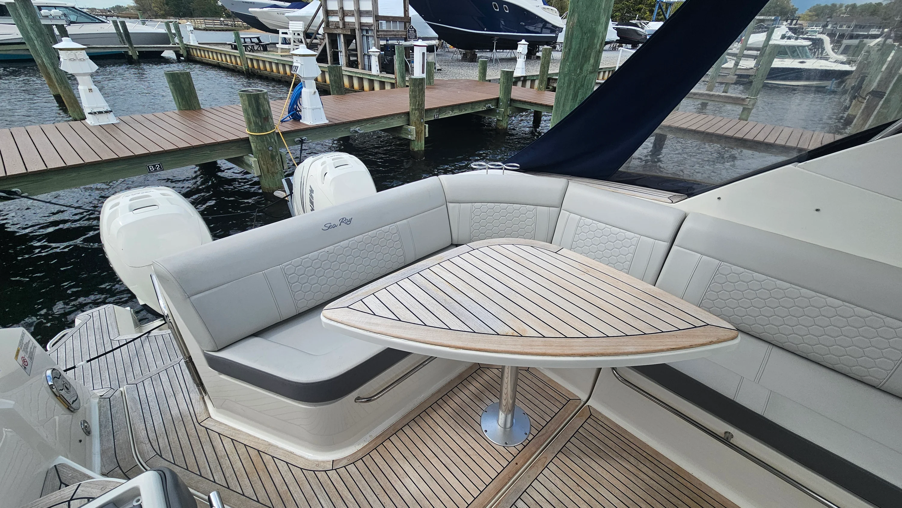 2020 Sea Ray 320 SUNDANCER OB Image Thumbnail #5