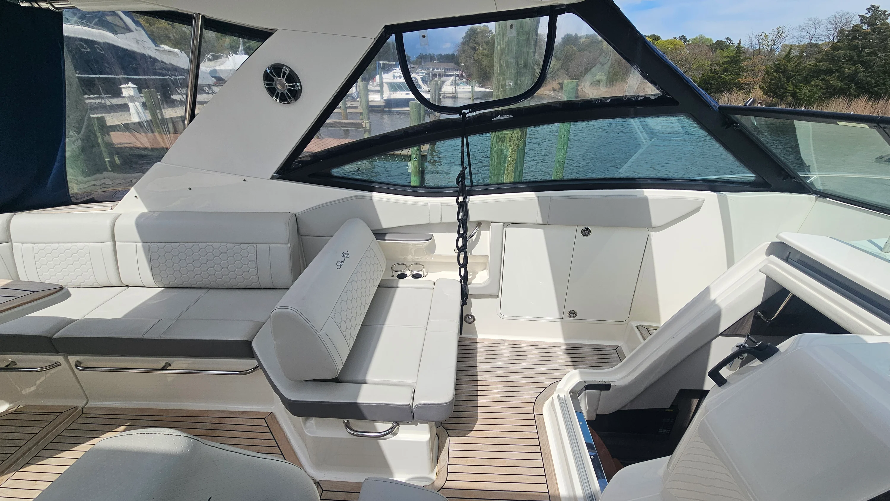 2020 Sea Ray 320 SUNDANCER OB Image Thumbnail #29