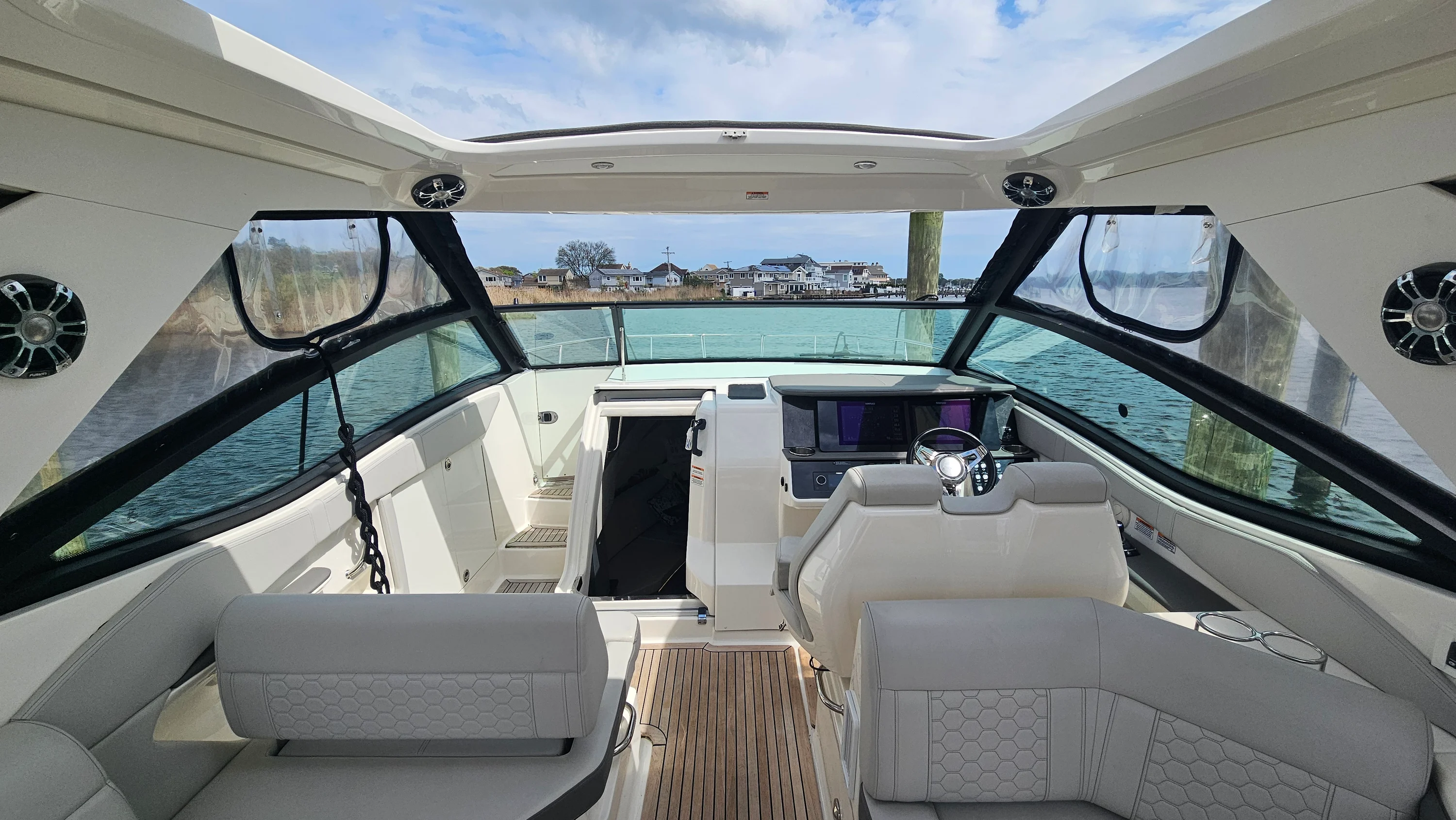 2020 Sea Ray 320 SUNDANCER OB Image Thumbnail #18