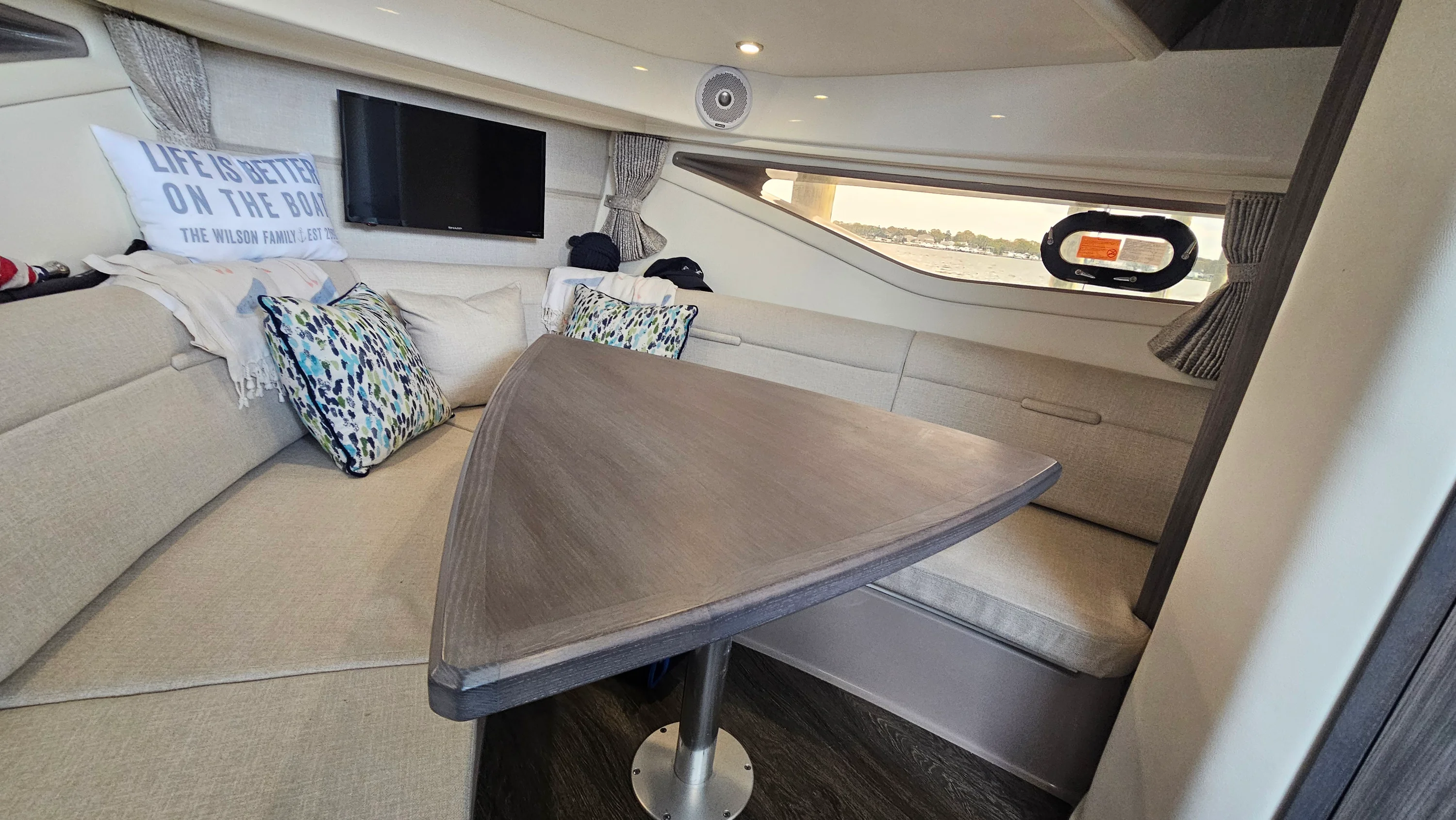 2020 Sea Ray 320 SUNDANCER OB Image Thumbnail #24
