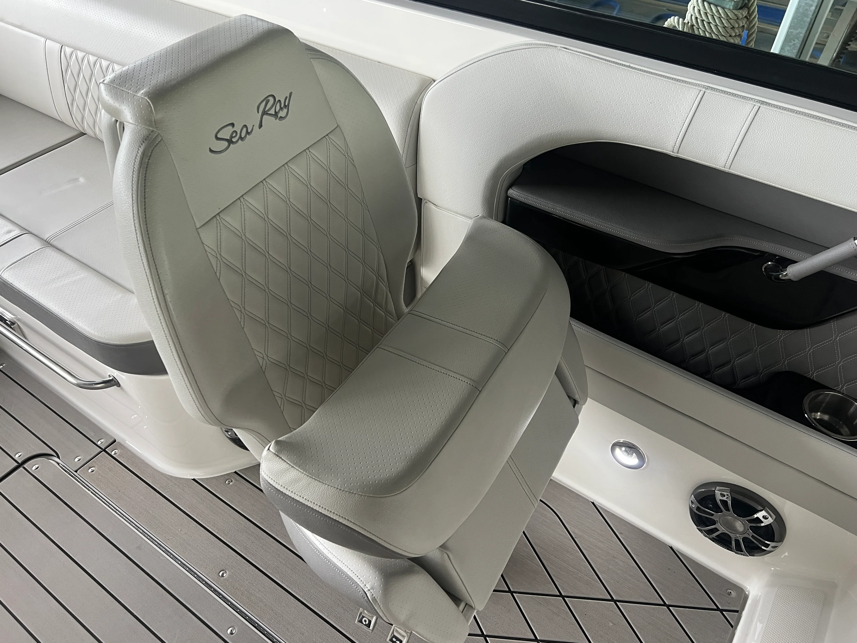 2022 Sea Ray 280 SLX Image Thumbnail #10