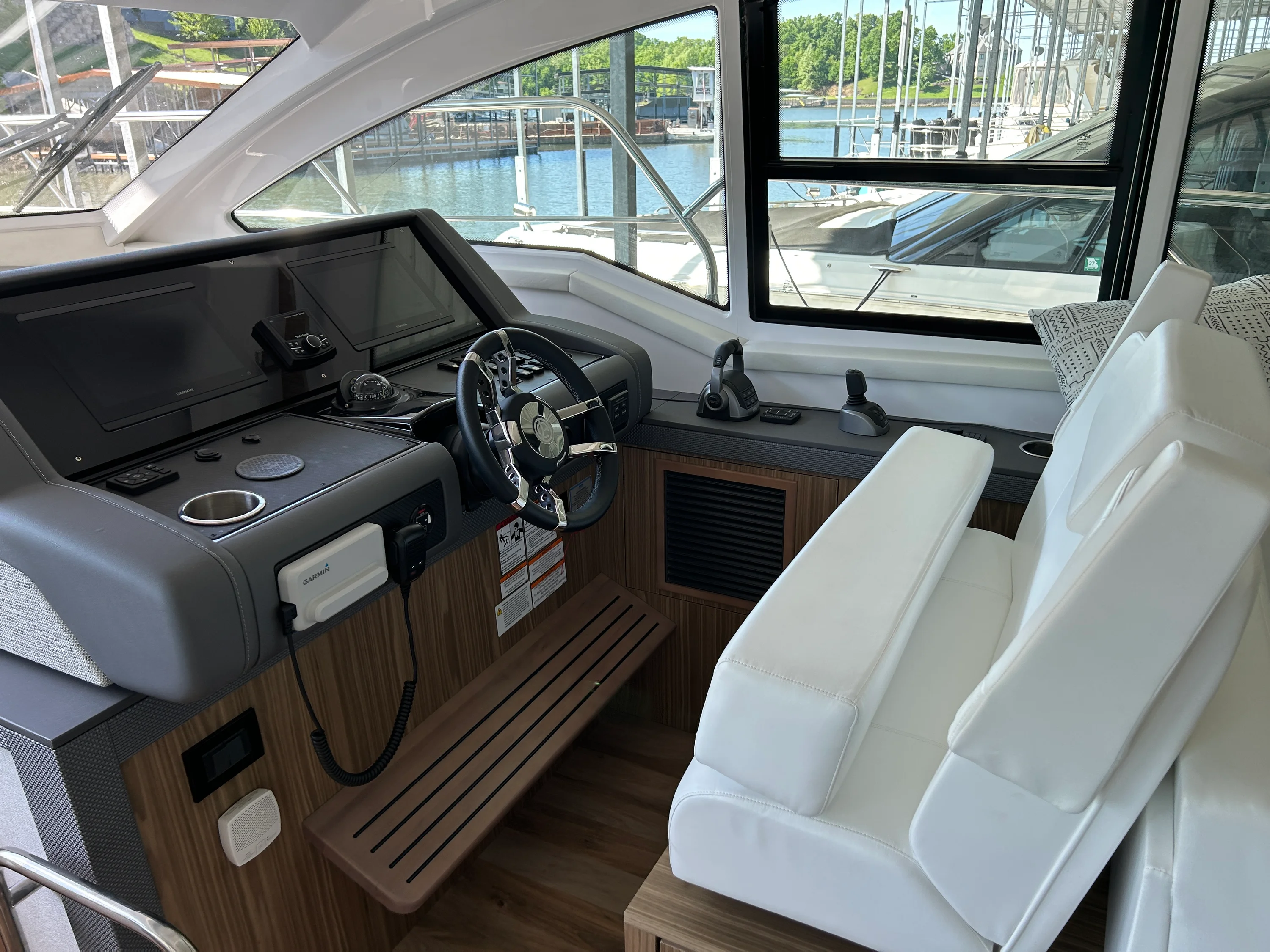 2024 Cruisers Yachts 42 Cantius Image Thumbnail #5