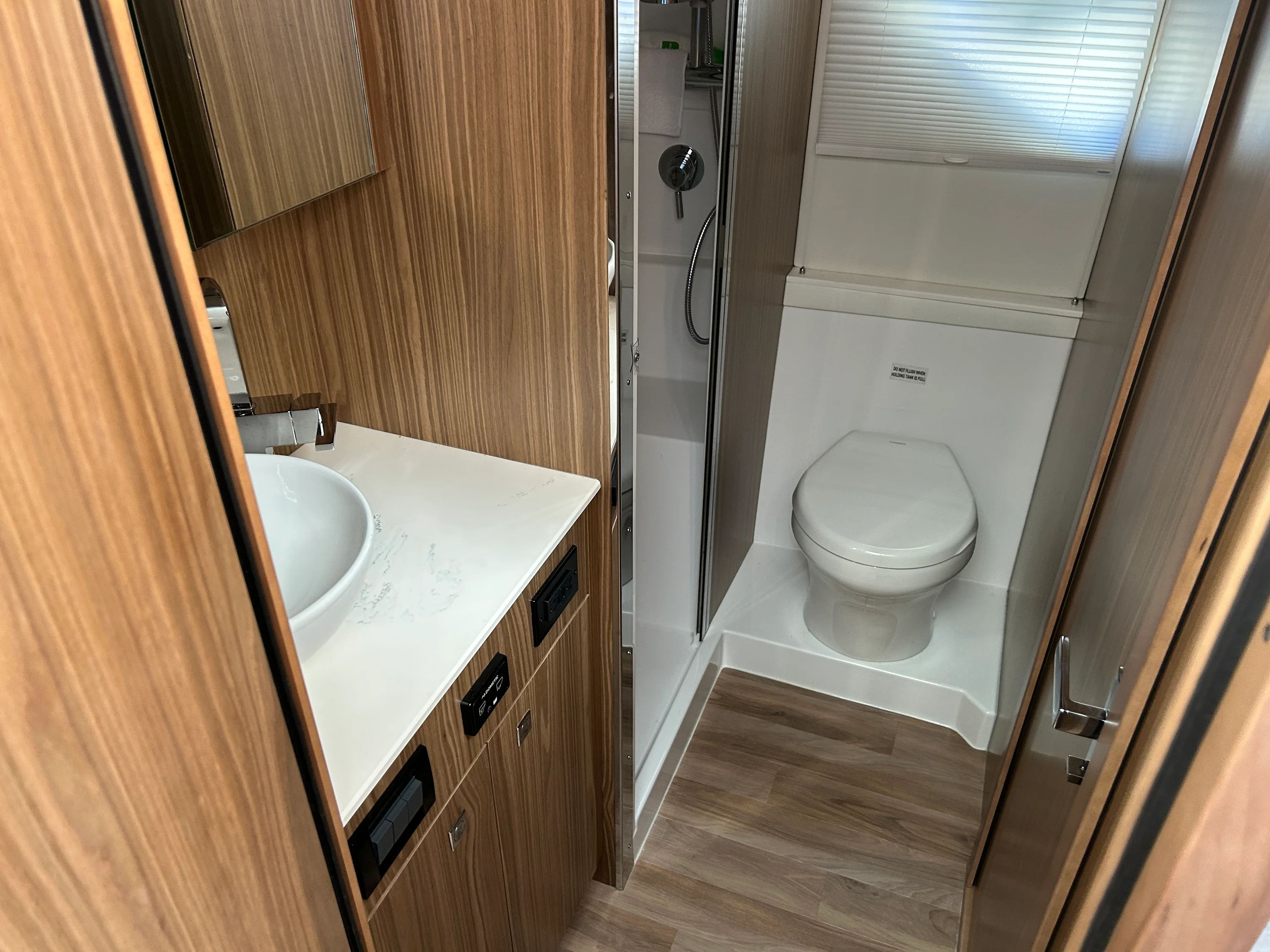 2024 Cruisers Yachts 42 Cantius Image Thumbnail #20