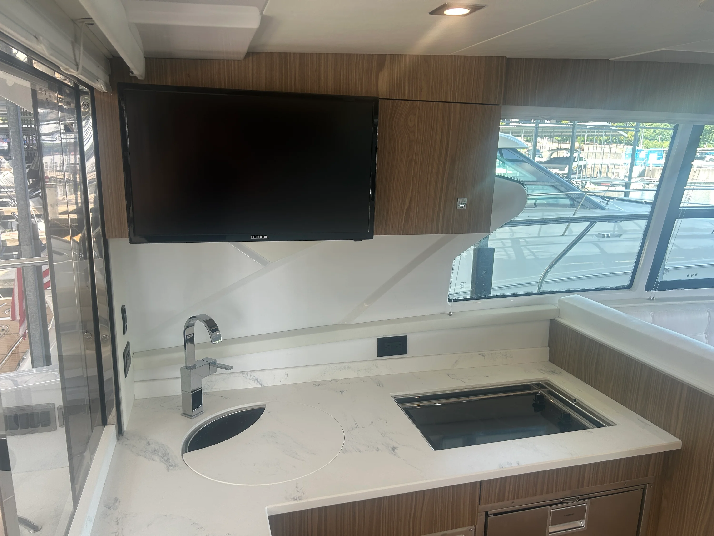 2024 Cruisers Yachts 42 Cantius Image Thumbnail #10