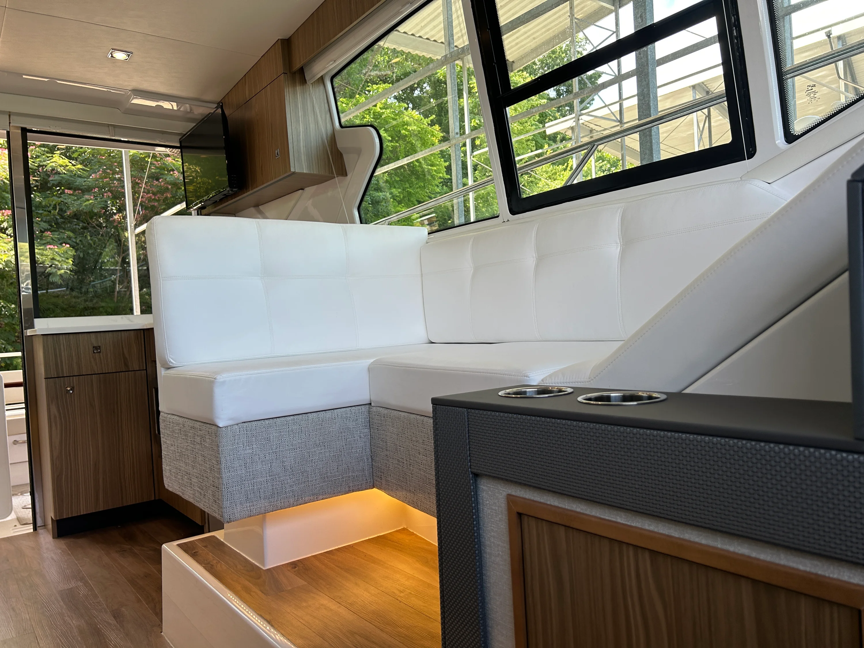 2024 Cruisers Yachts 42 Cantius Image Thumbnail #12