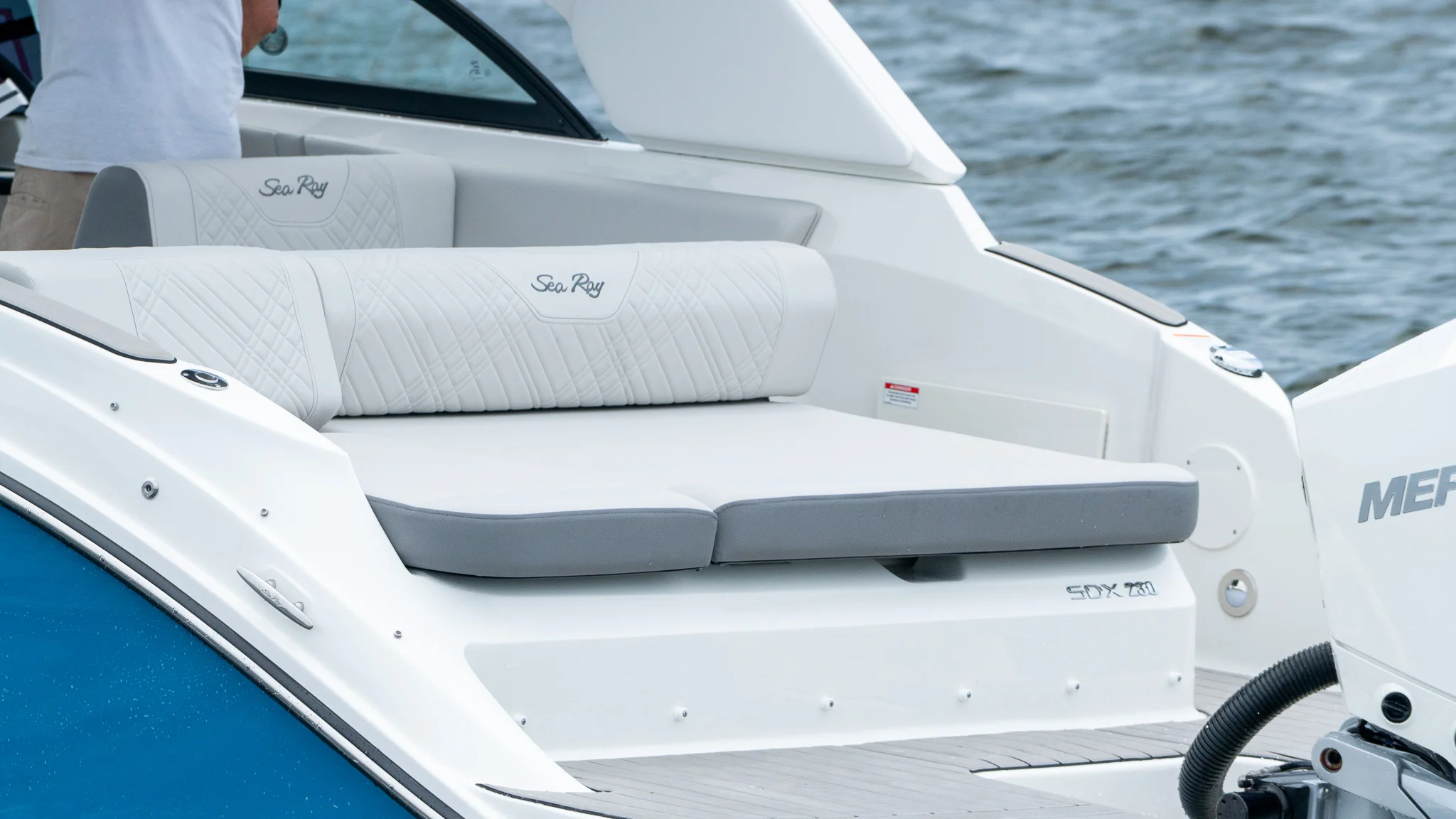 2026 Sea Ray SDX 230 Outboard Image Thumbnail #19