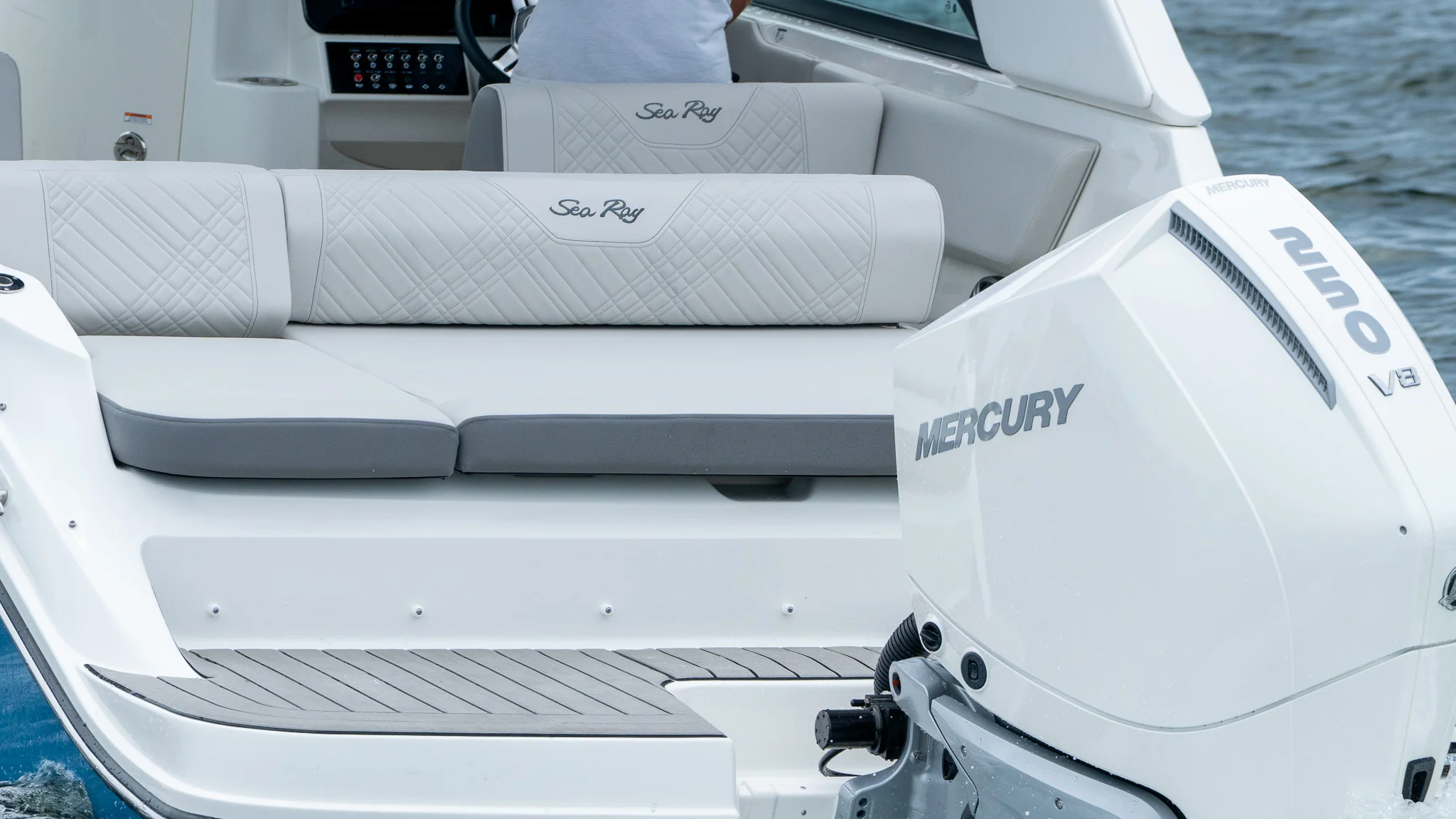 2026 Sea Ray SDX 230 Outboard Image Thumbnail #20