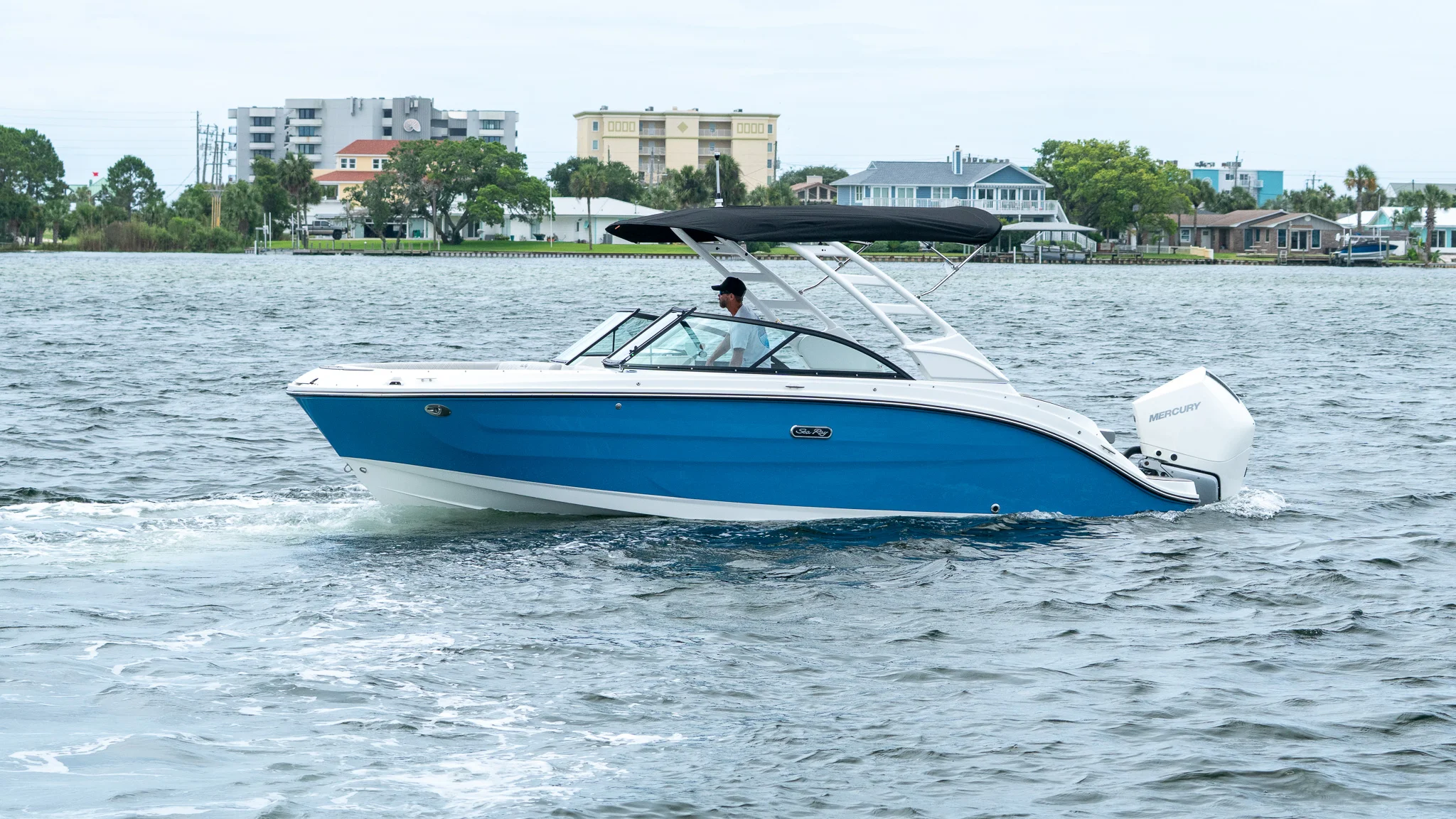 2026 Sea Ray SDX 230 Outboard Image Thumbnail #10