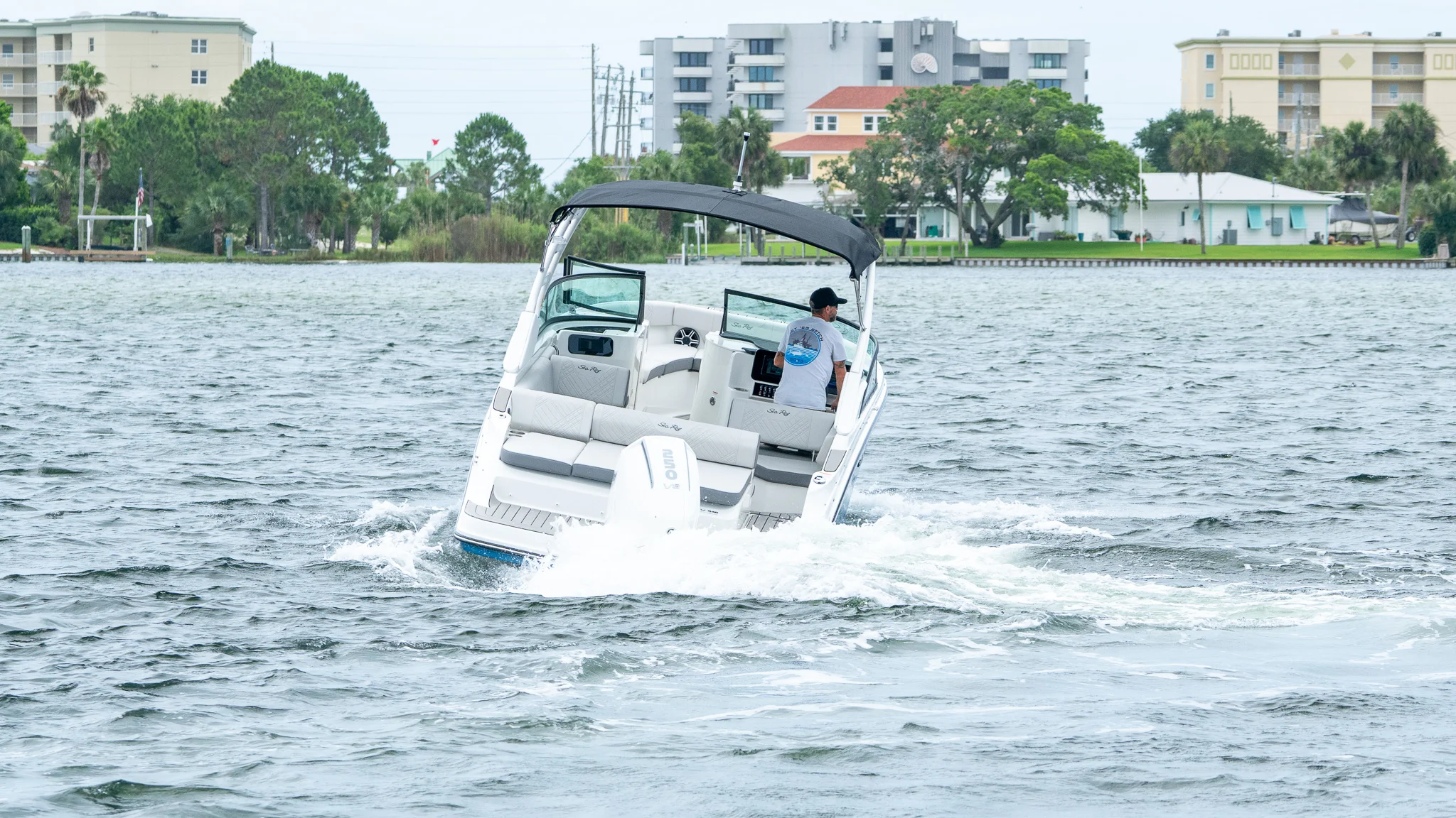 2026 Sea Ray SDX 230 Outboard Image Thumbnail #3