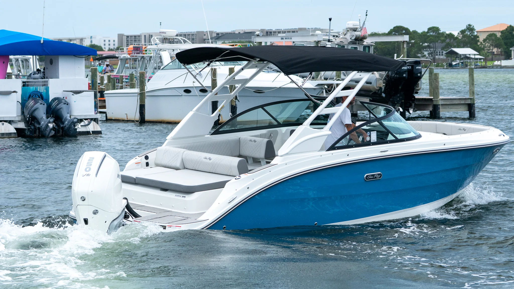 2026 Sea Ray SDX 230 Outboard Image Thumbnail #22