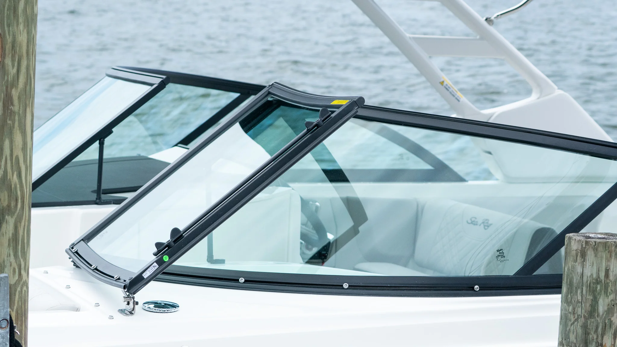2026 Sea Ray SDX 230 Outboard Image Thumbnail #17