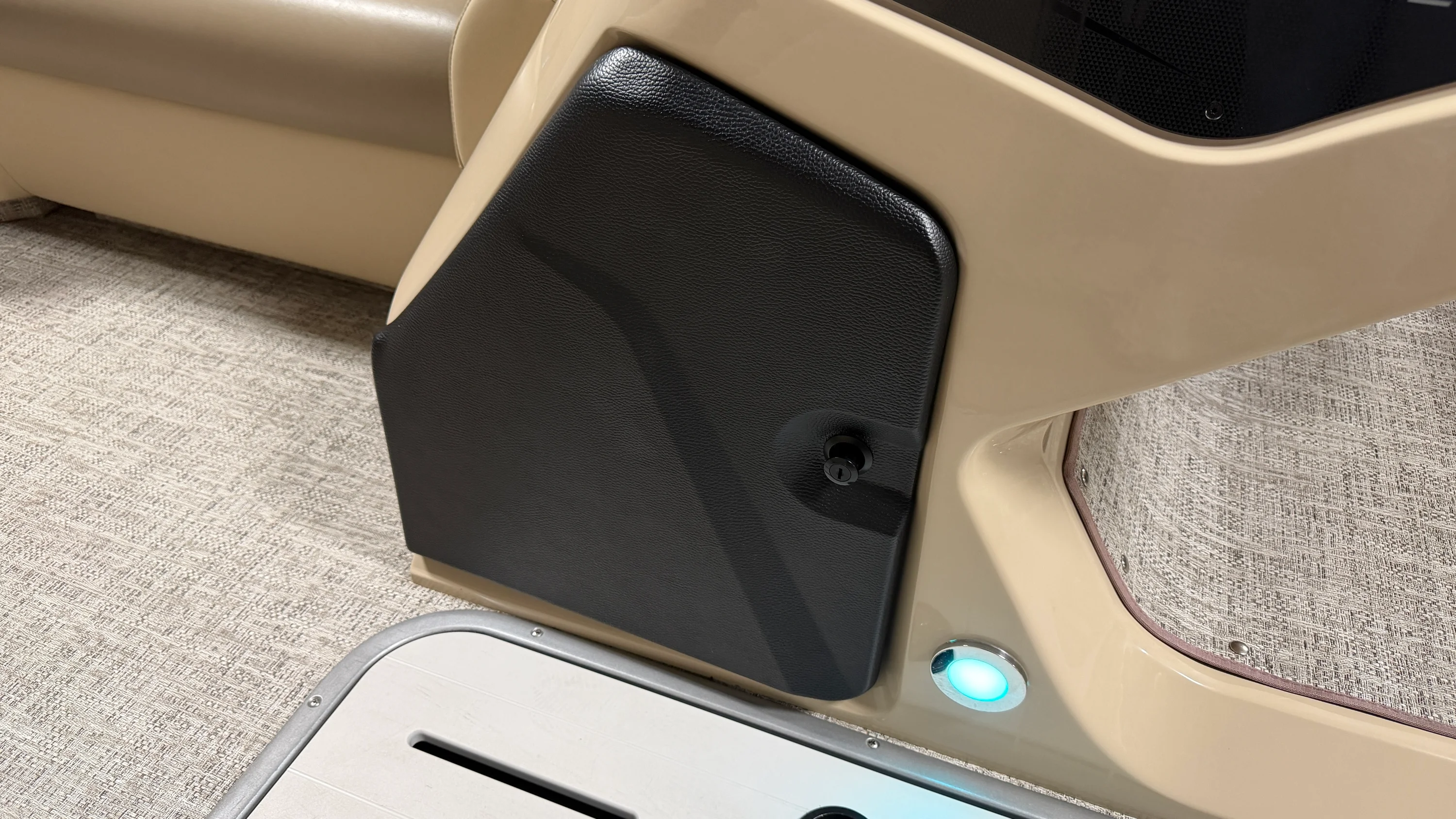 2024 Premier 230 SUNSATION TRITOON Image Thumbnail #40