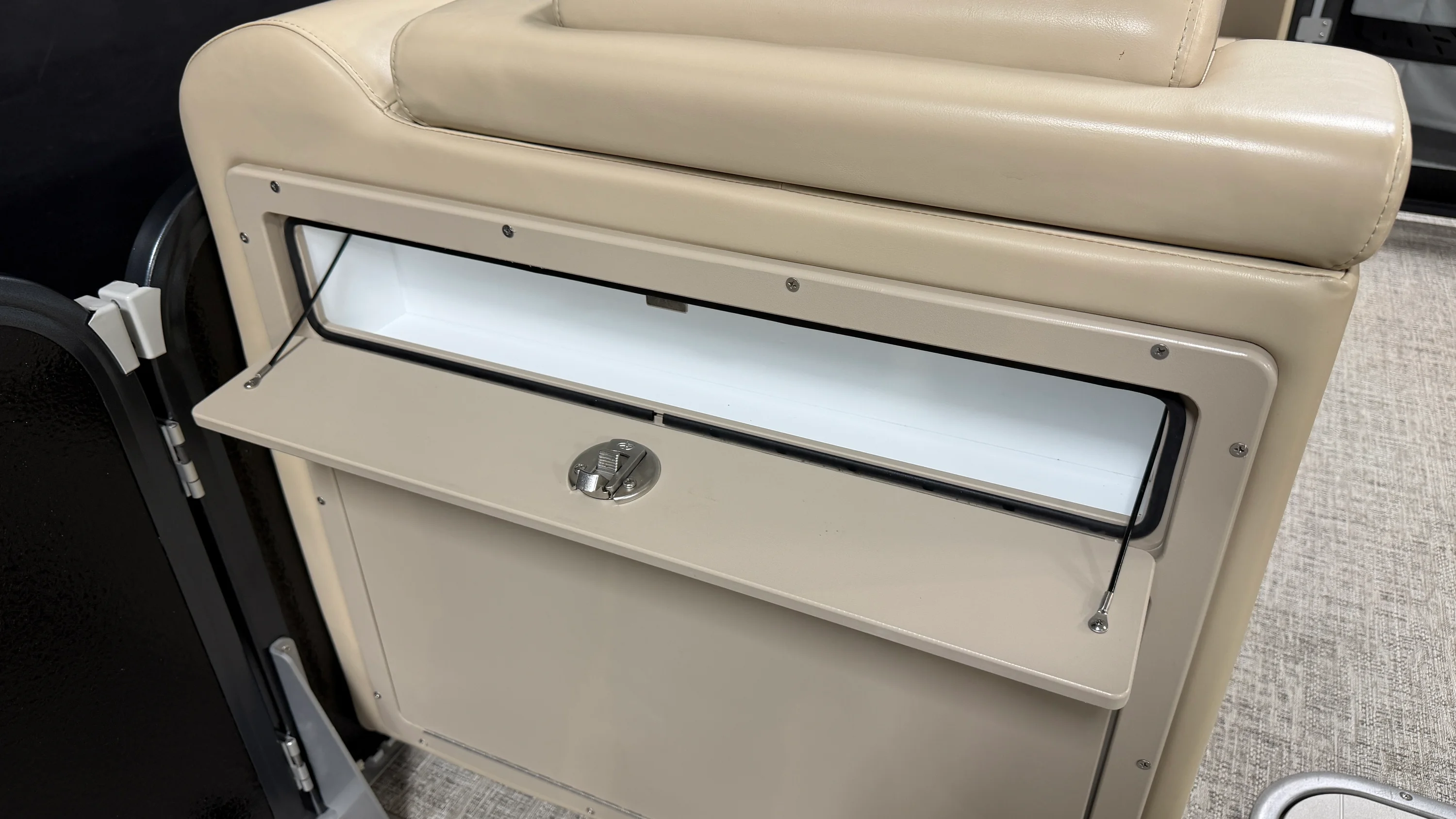 2024 Premier 230 SUNSATION TRITOON Image Thumbnail #31