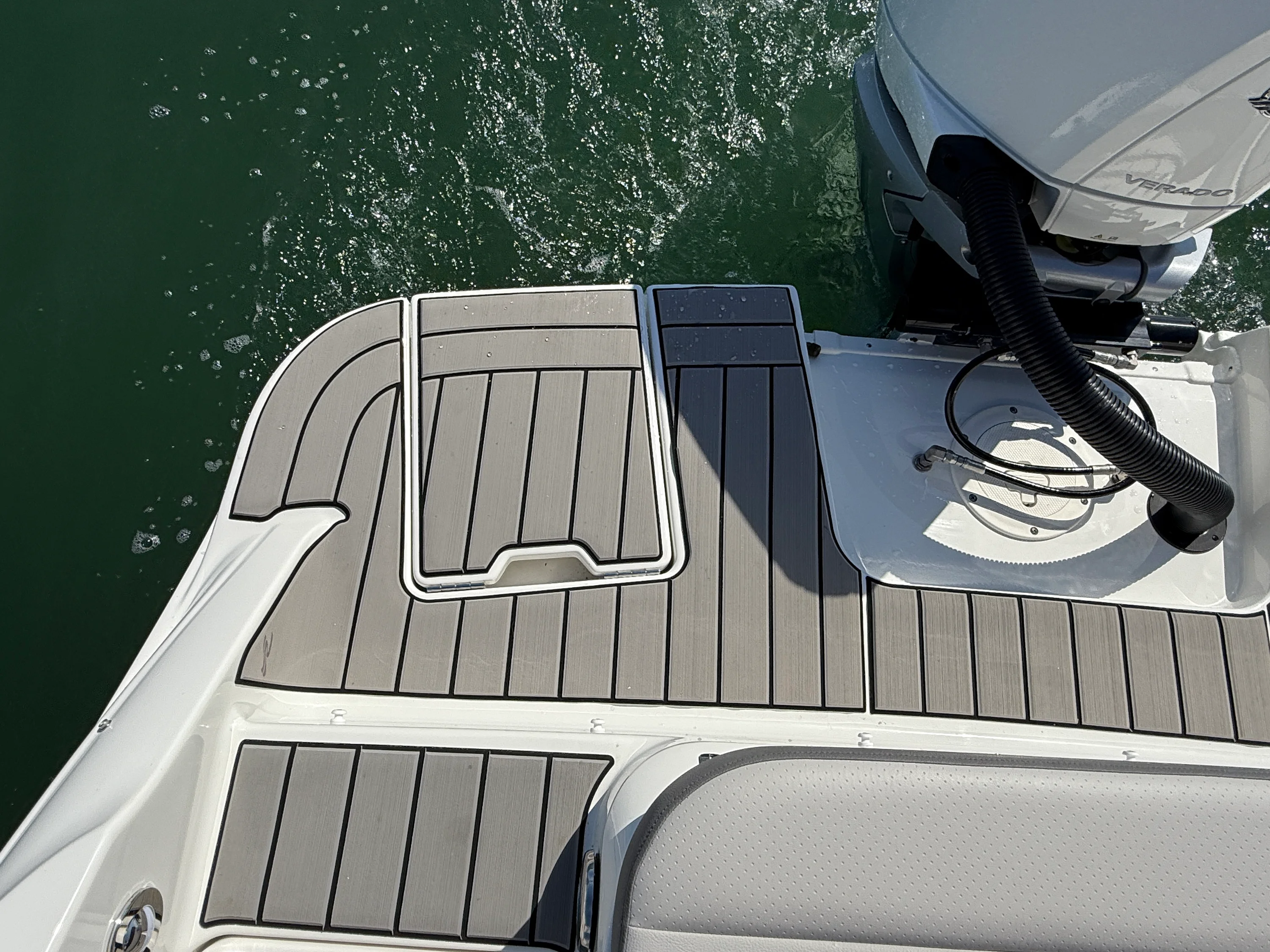 2026 Sea Ray SDX 250 Outboard Image Thumbnail #6