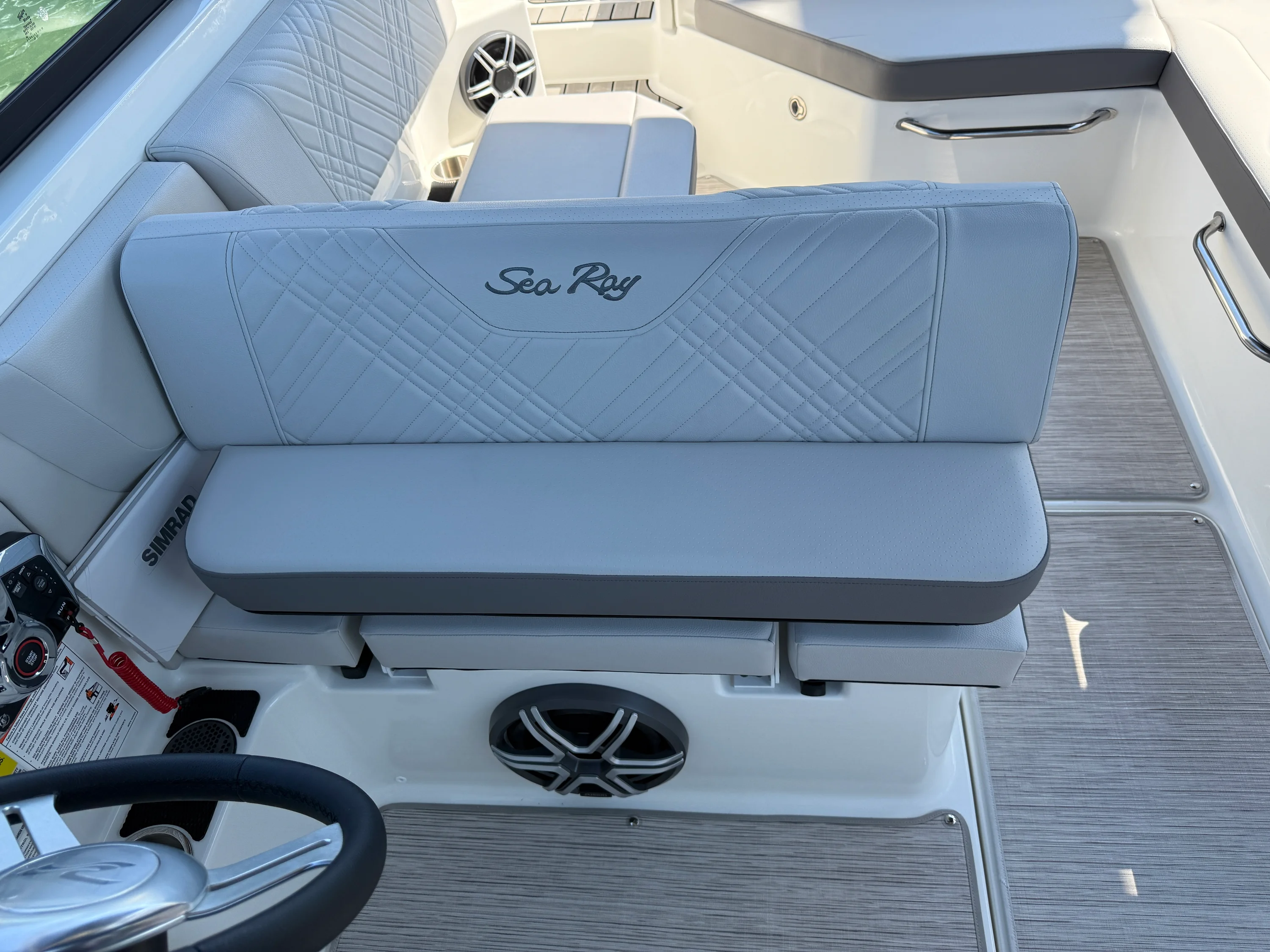 2026 Sea Ray SDX 250 Outboard Image Thumbnail #21