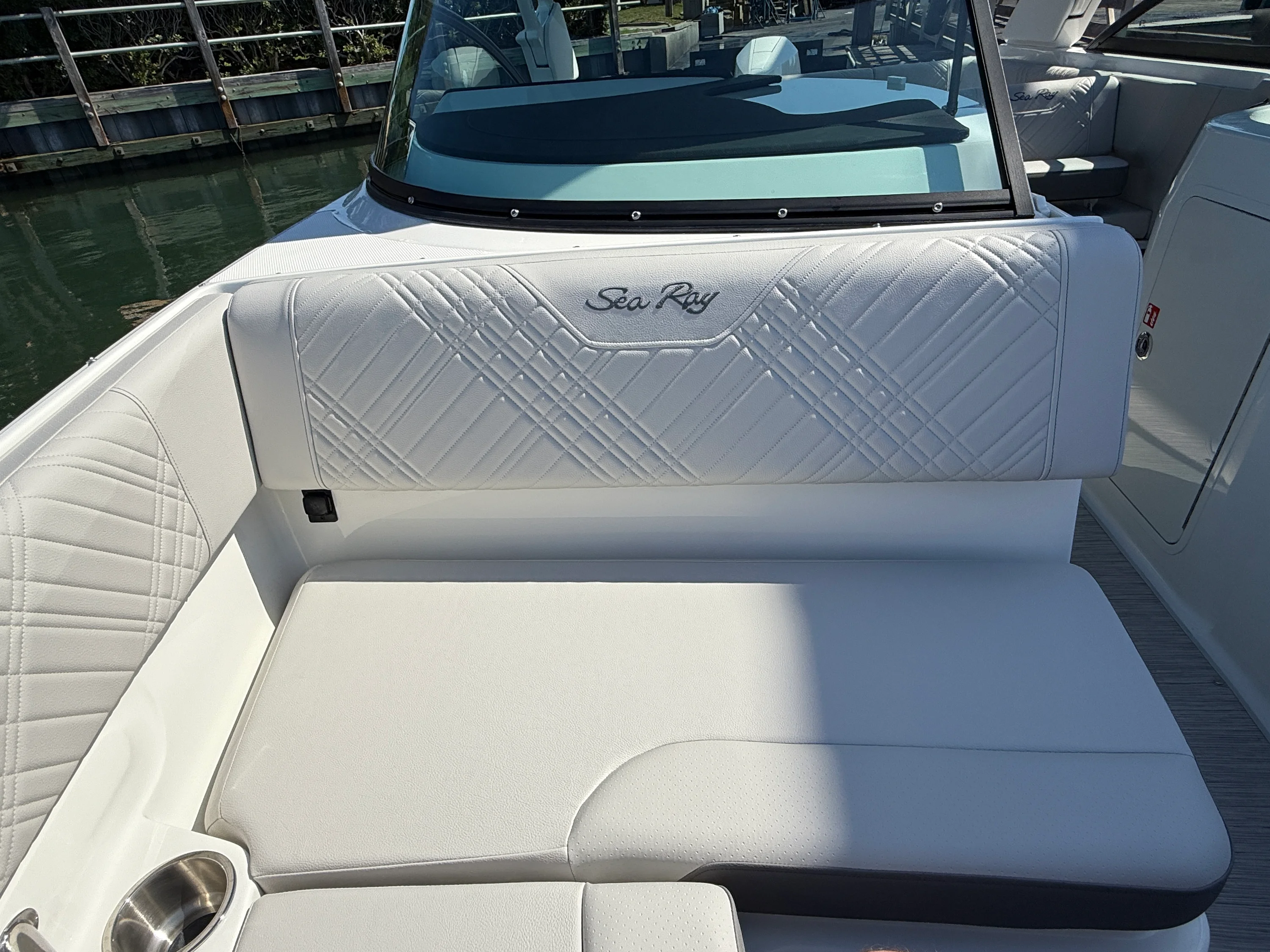 2026 Sea Ray SDX 250 Outboard Image Thumbnail #23