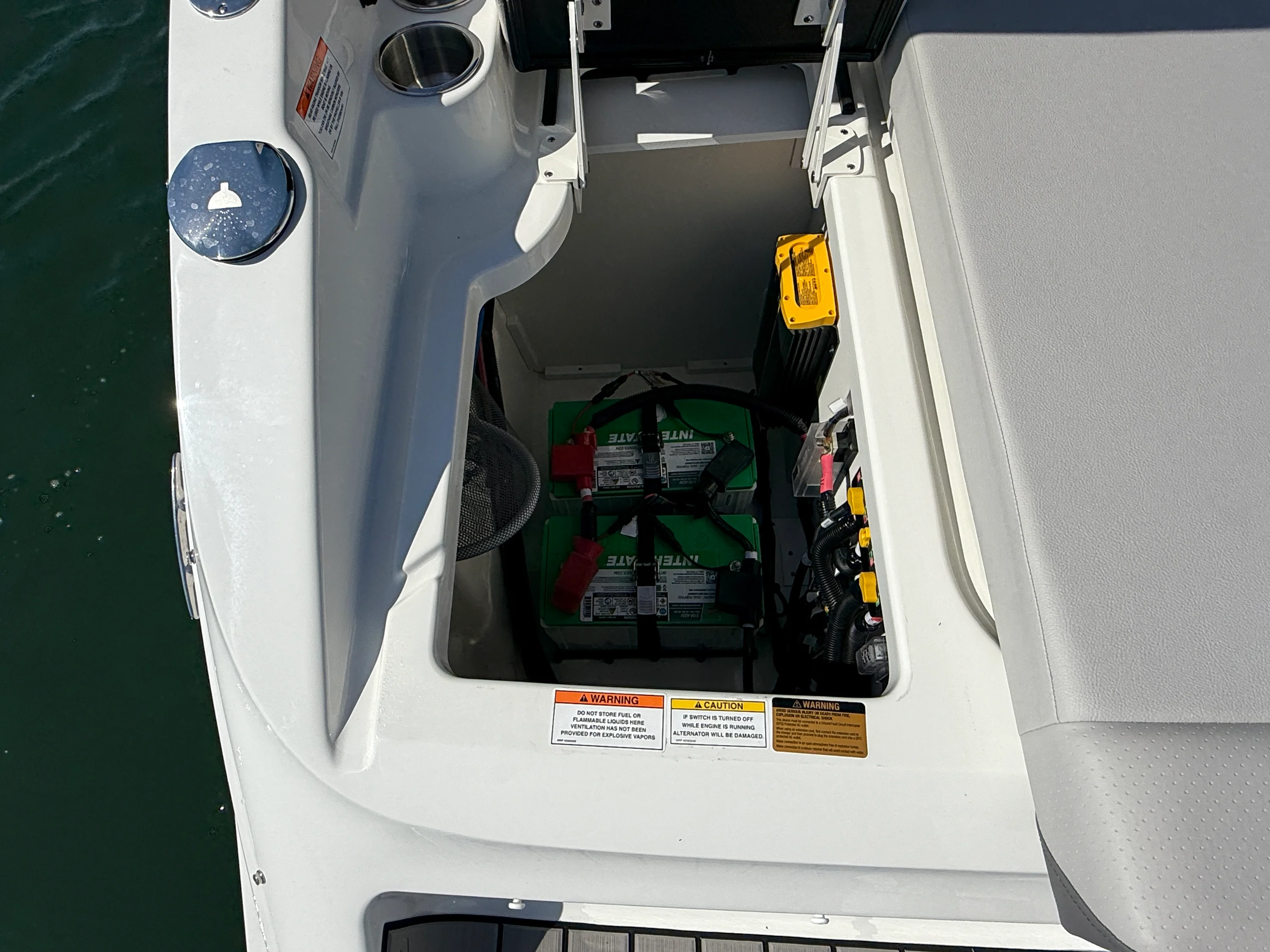 2026 Sea Ray SDX 250 Outboard Image Thumbnail #10
