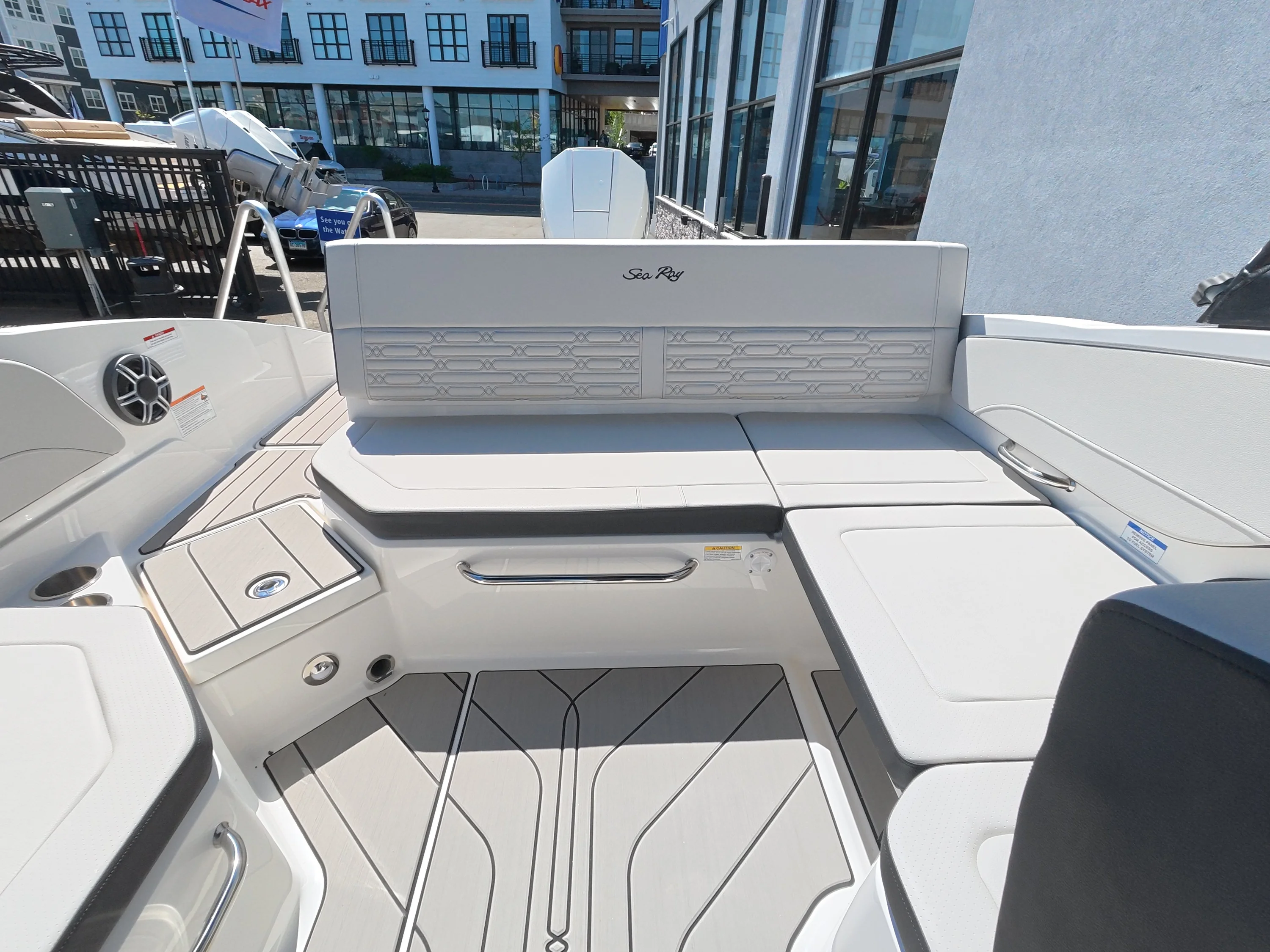 2026 Sea Ray SPX 210 Outboard Image Thumbnail #13