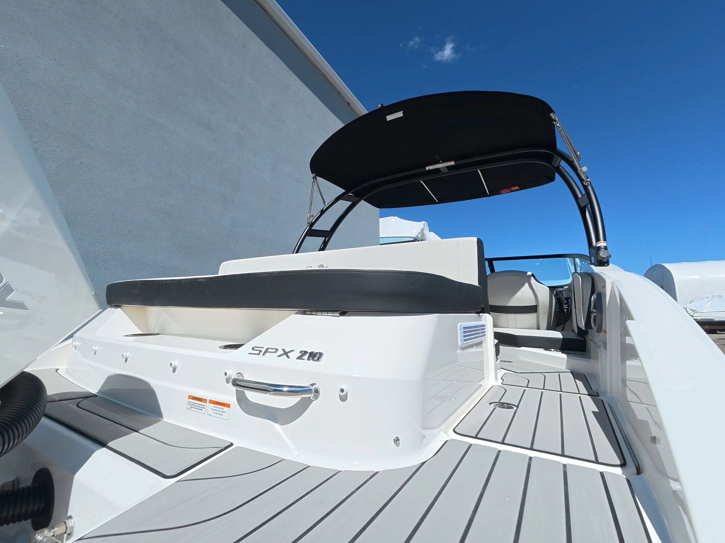 2026 Sea Ray SPX 210 Outboard Image Thumbnail #5