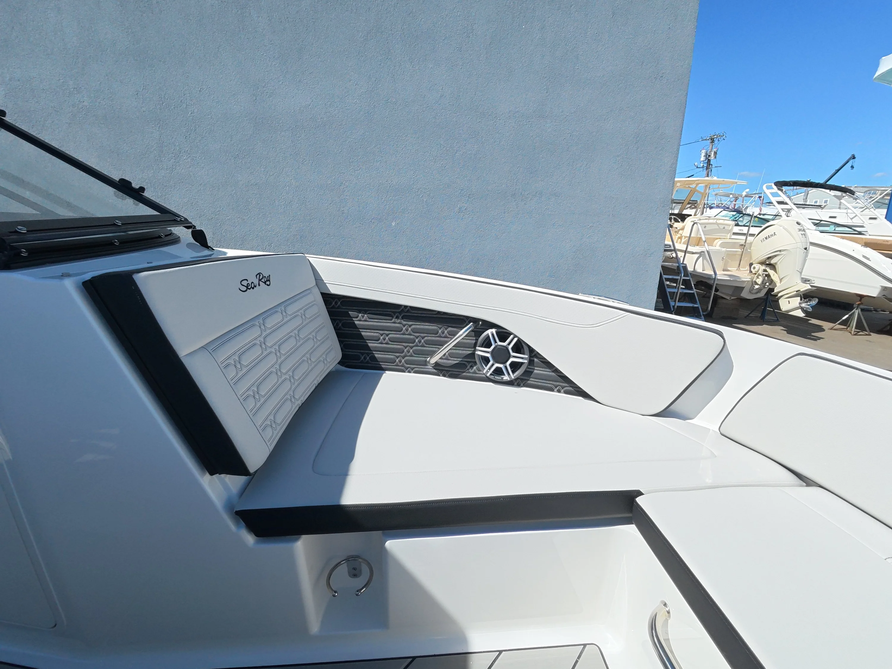 2026 Sea Ray SPX 210 Outboard Image Thumbnail #35