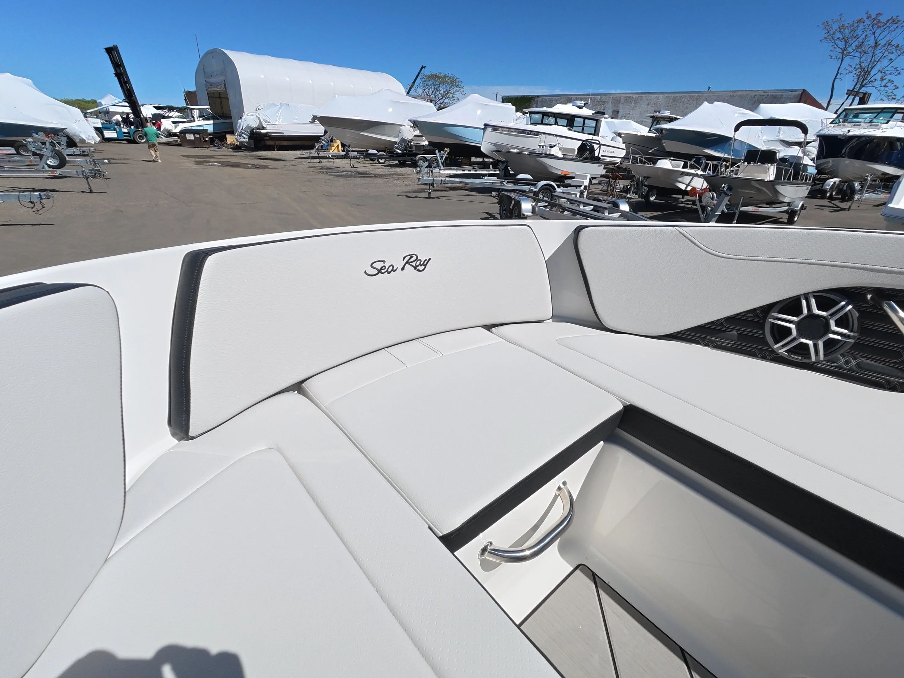 2026 Sea Ray SPX 210 Outboard Image Thumbnail #36
