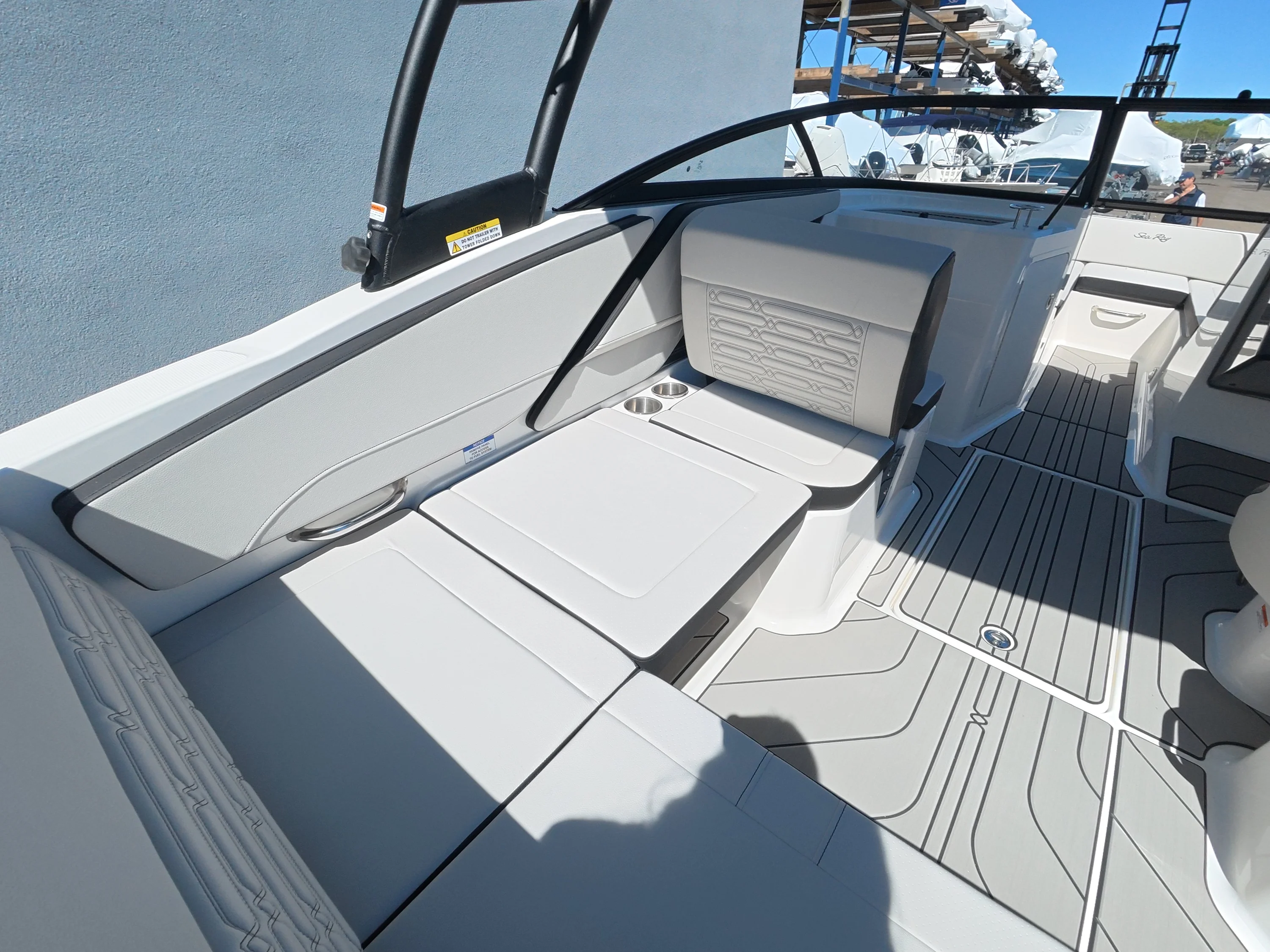 2026 Sea Ray SPX 210 Outboard Image Thumbnail #10