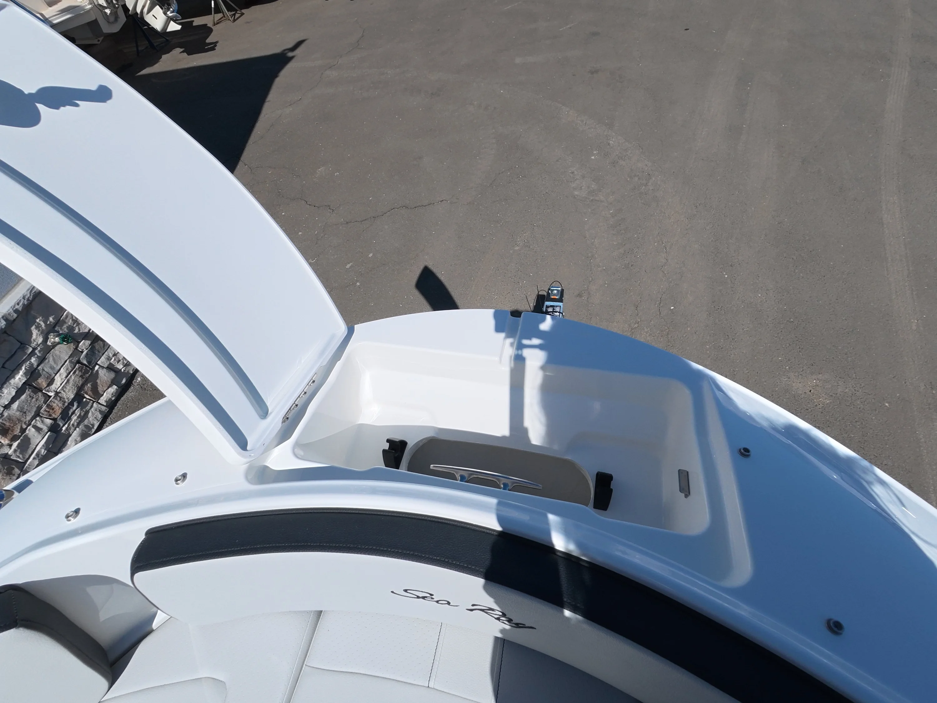2026 Sea Ray SPX 210 Outboard Image Thumbnail #38