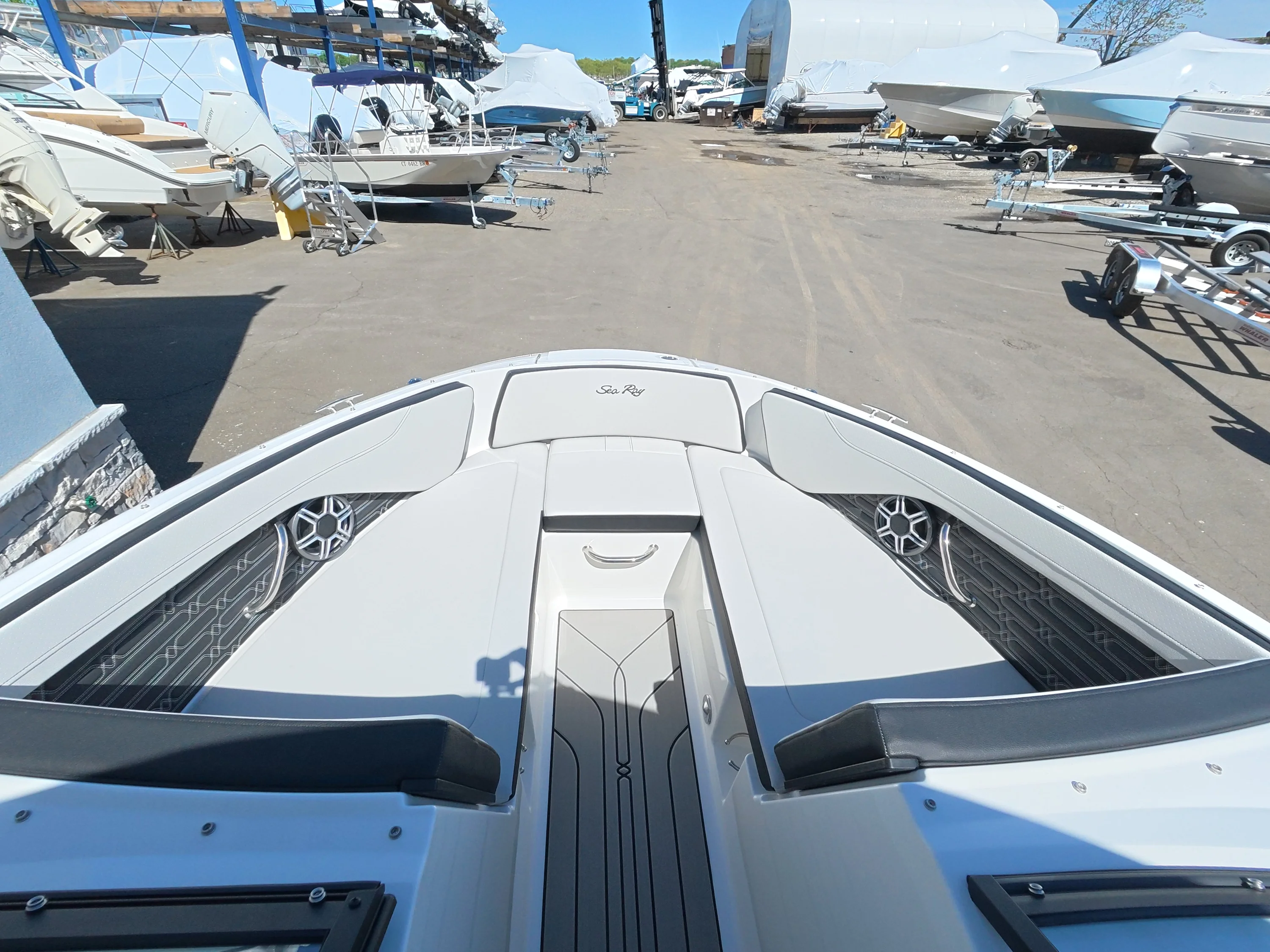 2026 Sea Ray SPX 210 Outboard Image Thumbnail #34
