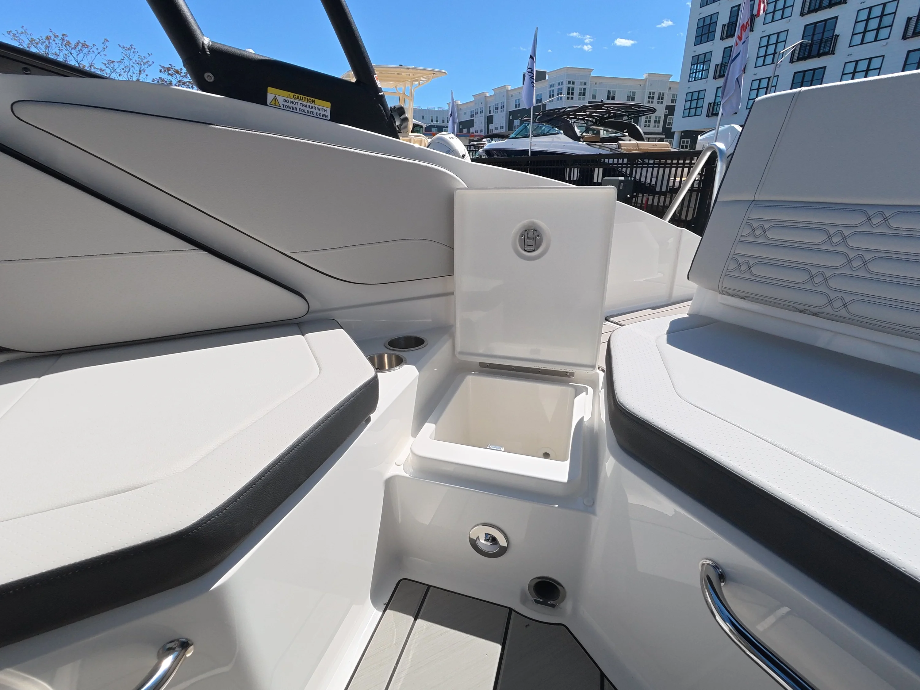 2026 Sea Ray SPX 210 Outboard Image Thumbnail #18