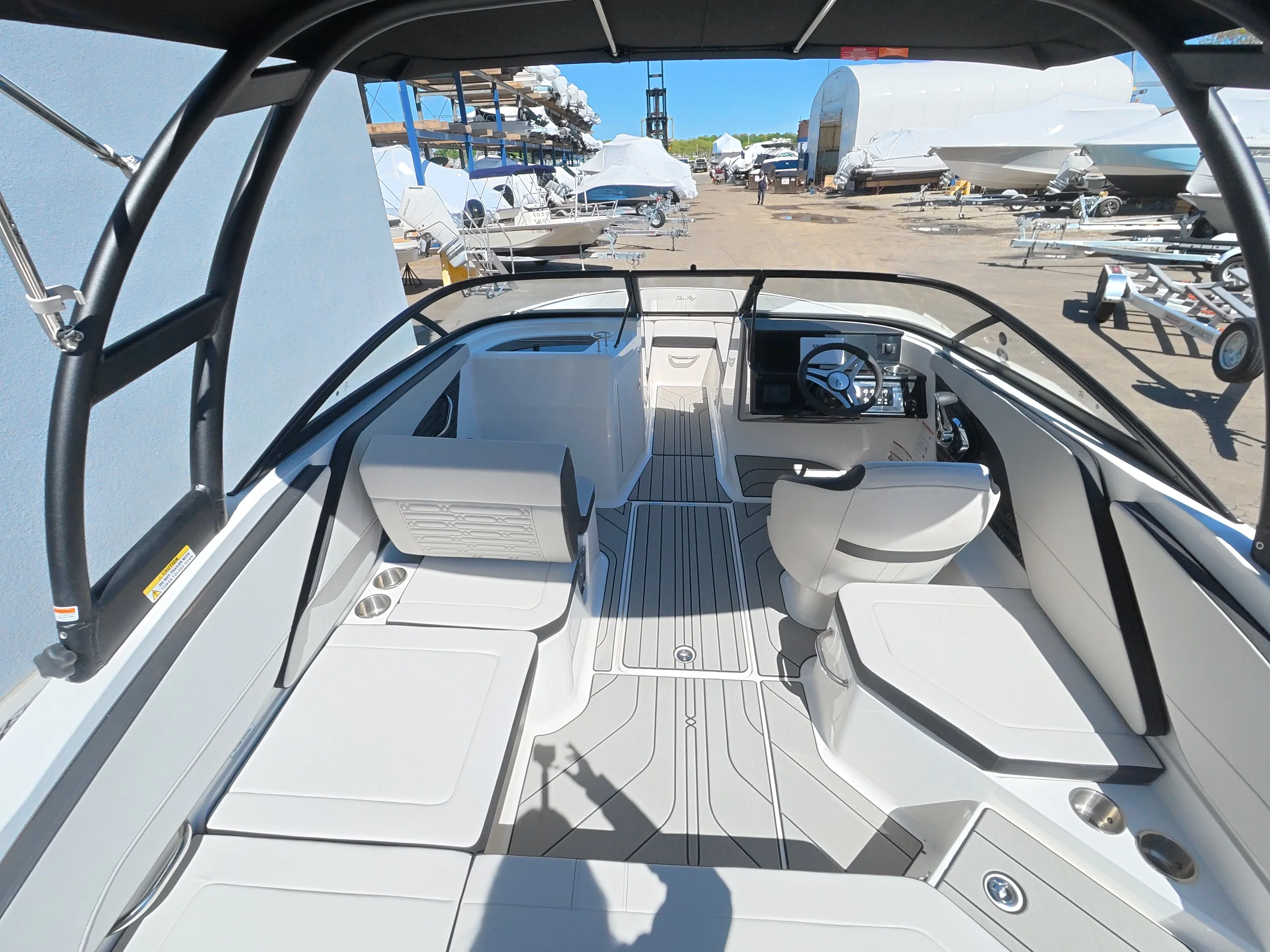 2026 Sea Ray SPX 210 Outboard Image Thumbnail #8