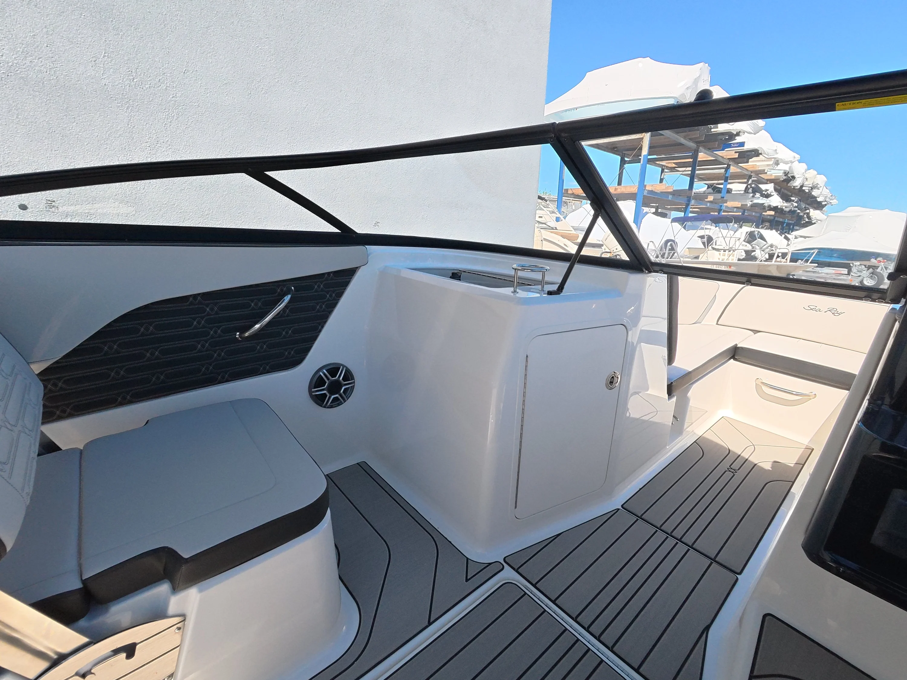 2026 Sea Ray SPX 210 Outboard Image Thumbnail #29