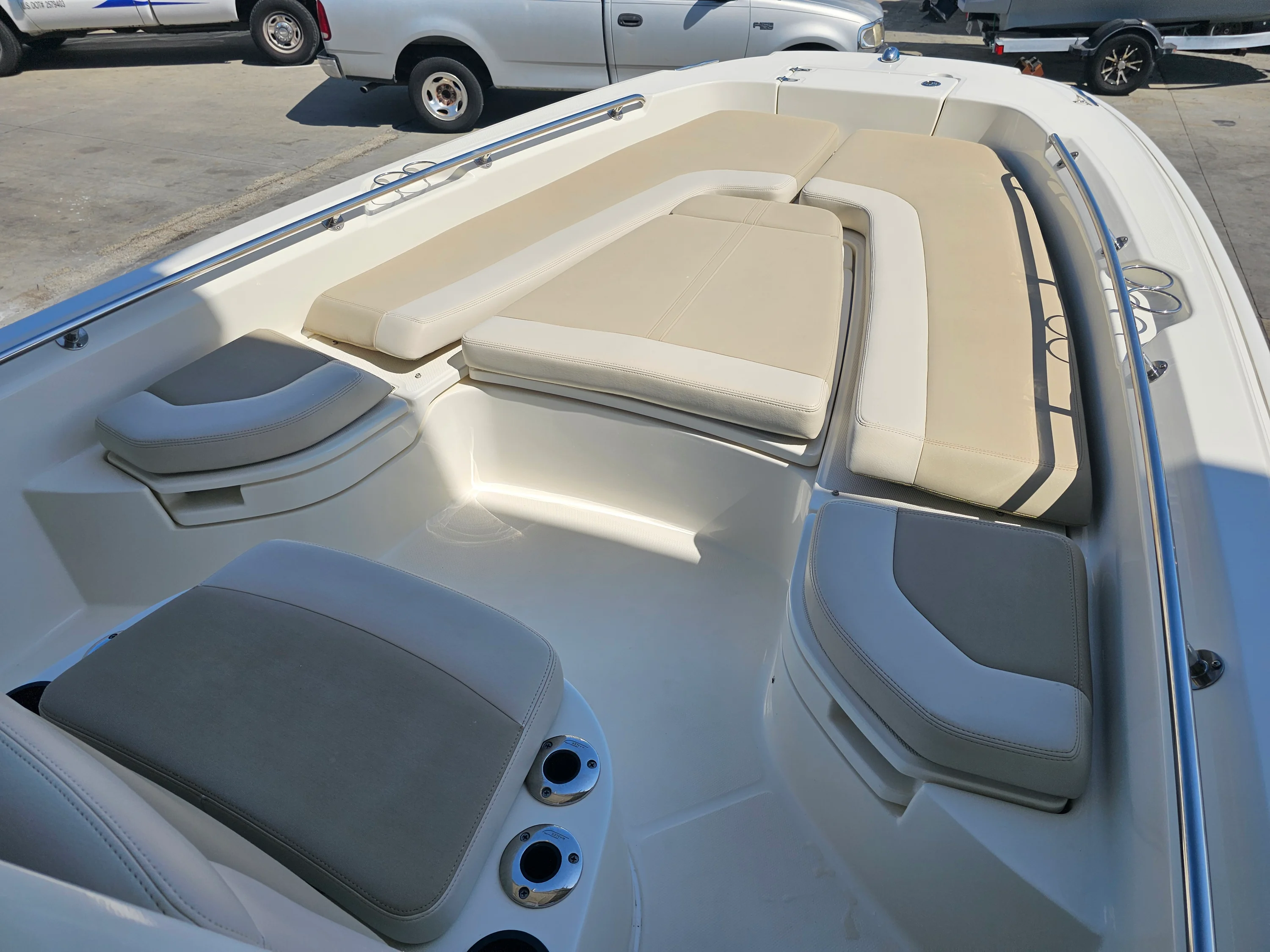 2017 Boston Whaler 240 DAUNTLESS Image Thumbnail #23