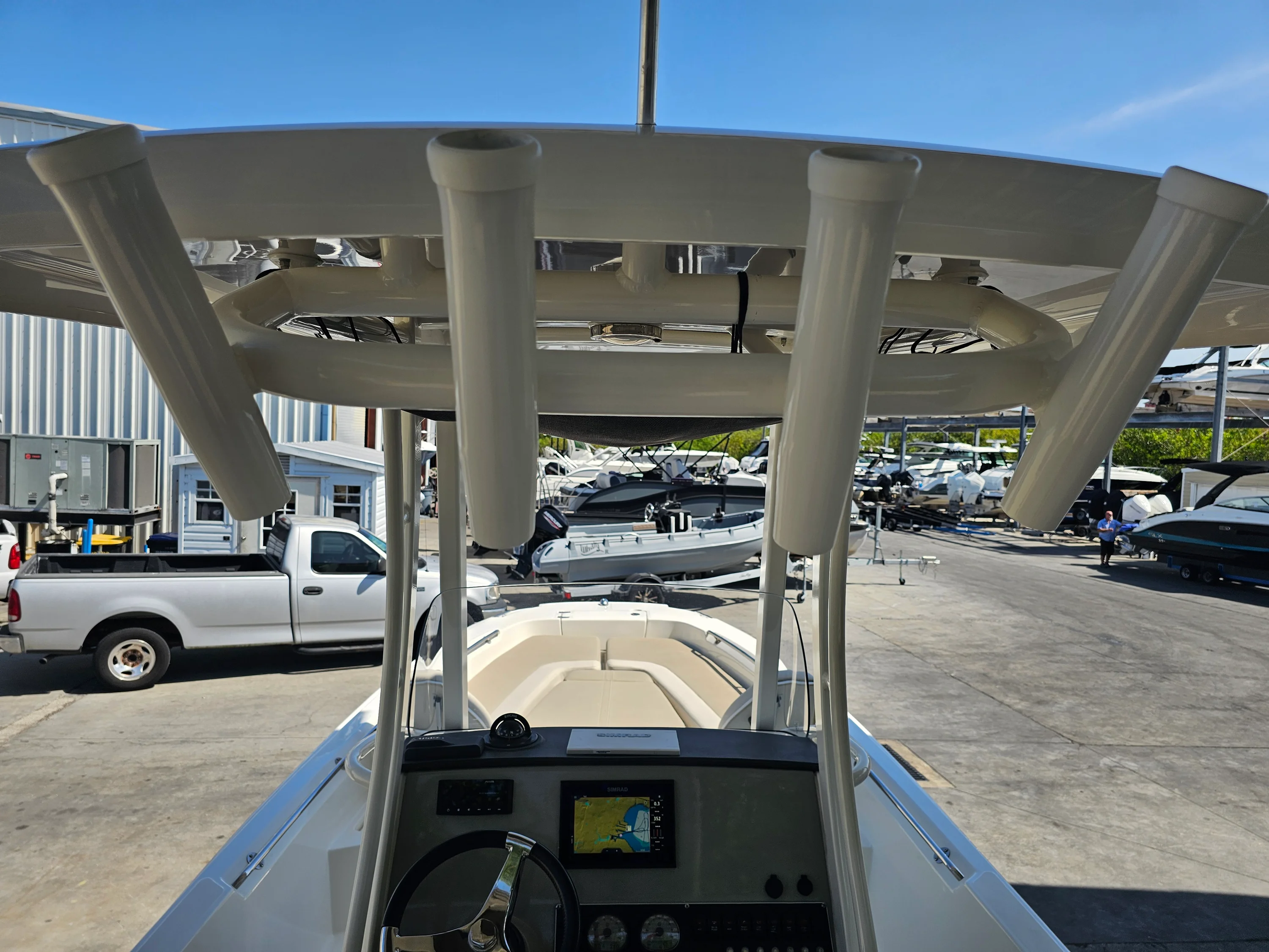2017 Boston Whaler 240 DAUNTLESS Image Thumbnail #35
