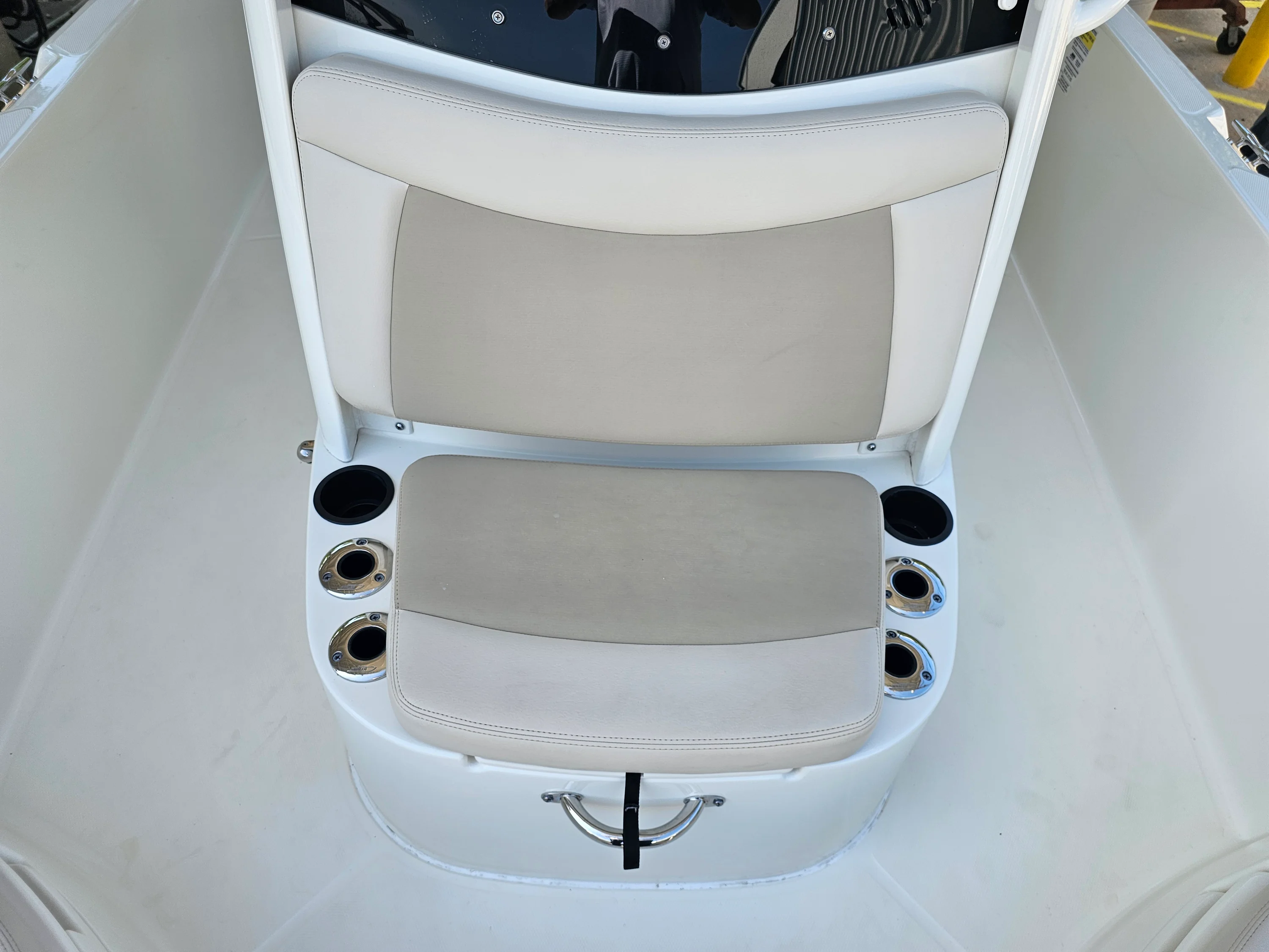 2017 Boston Whaler 240 DAUNTLESS Image Thumbnail #24