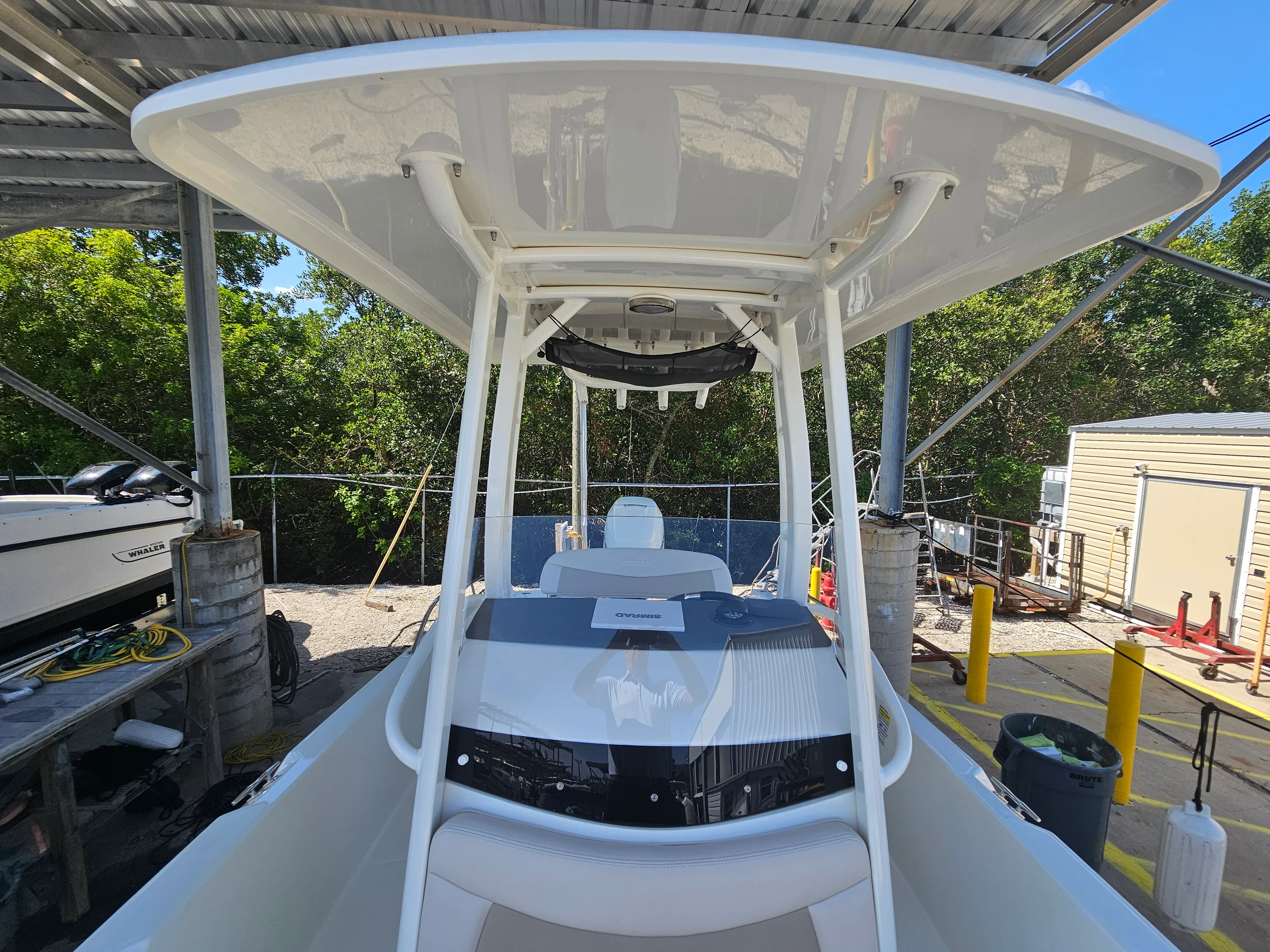 2017 Boston Whaler 240 DAUNTLESS Image Thumbnail #26