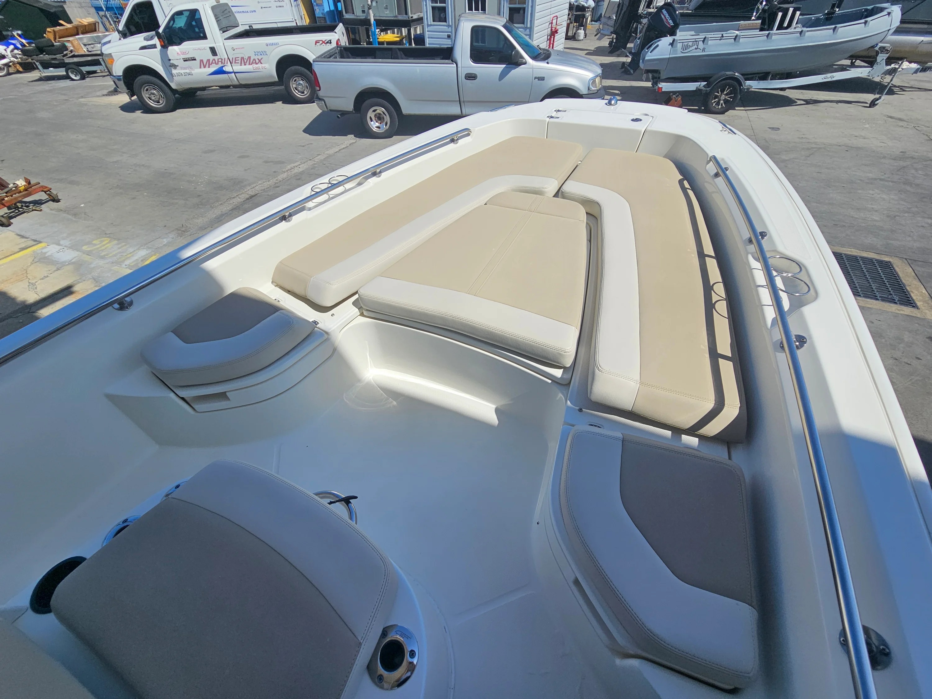 2017 Boston Whaler 240 DAUNTLESS Image Thumbnail #27