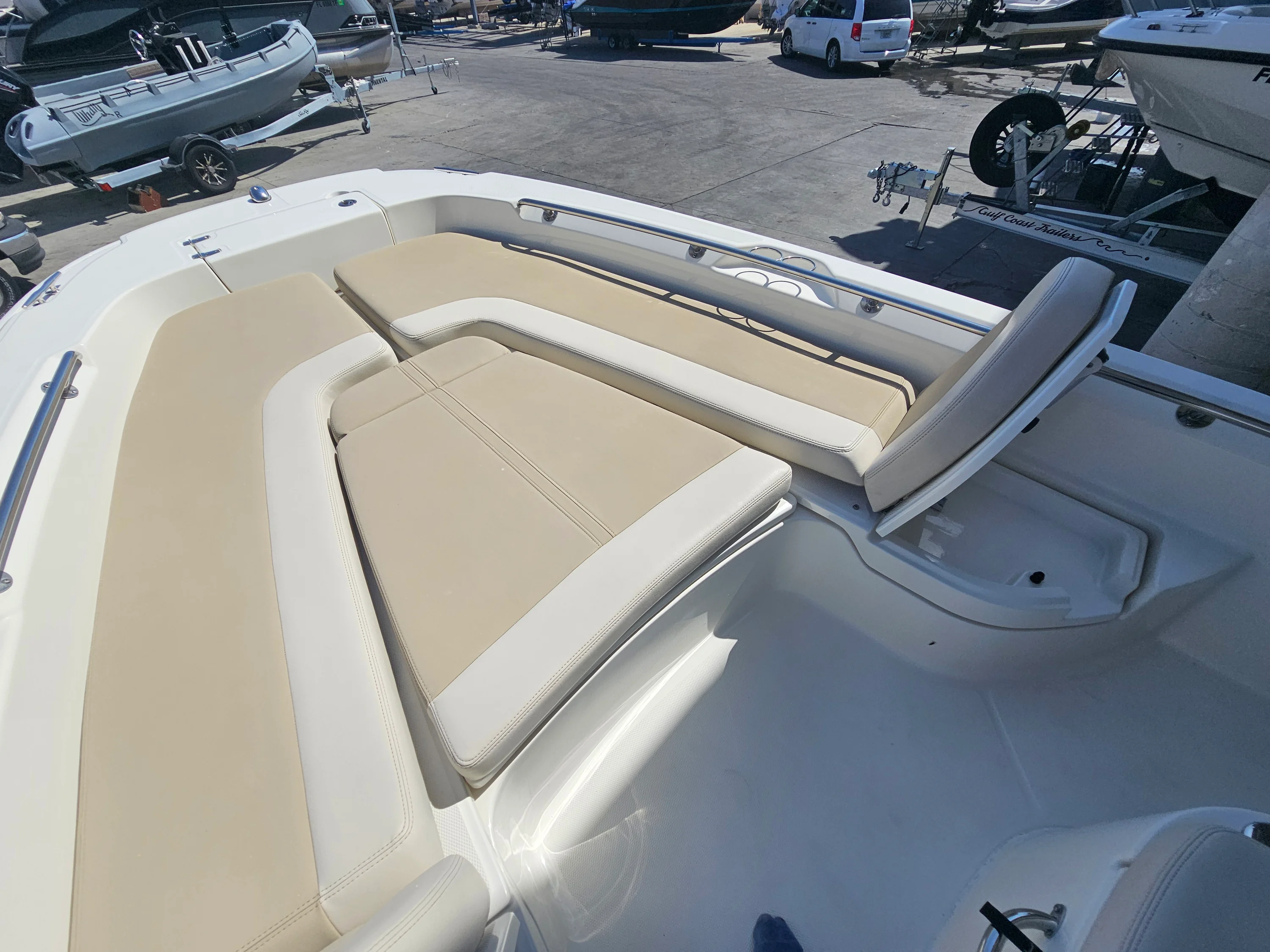 2017 Boston Whaler 240 DAUNTLESS Image Thumbnail #29