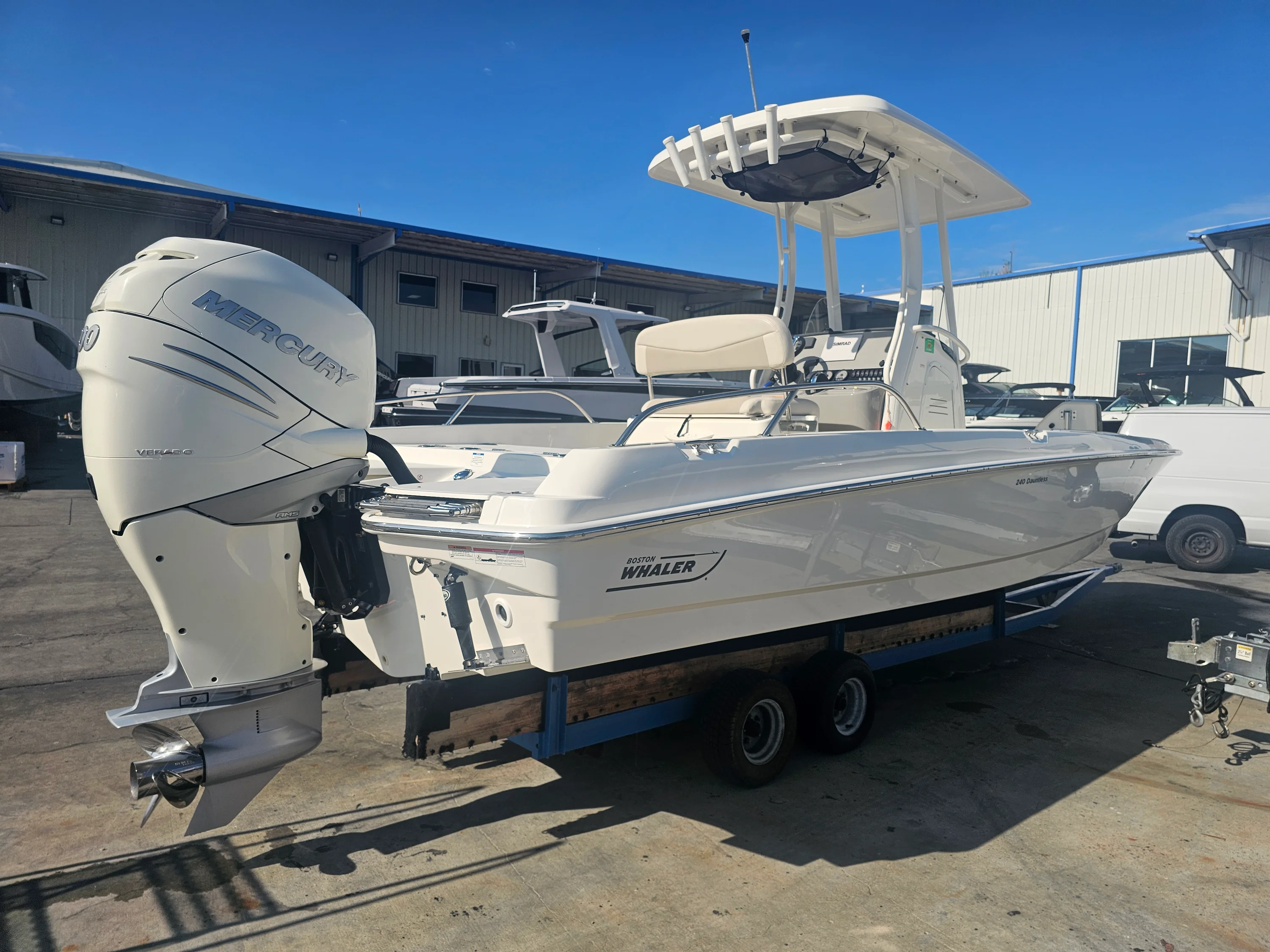 2017 Boston Whaler 240 DAUNTLESS Image Thumbnail #39