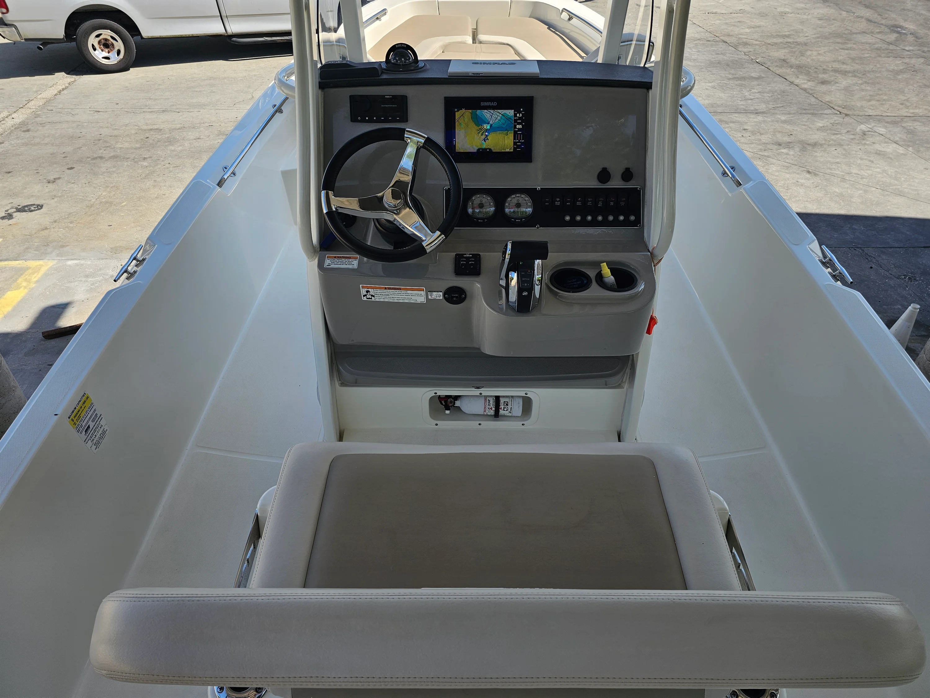 2017 Boston Whaler 240 DAUNTLESS Image Thumbnail #36