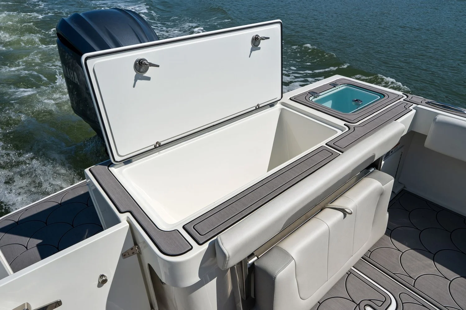 2024 Parker Marine 2320 SPORT CABIN Image Thumbnail #23