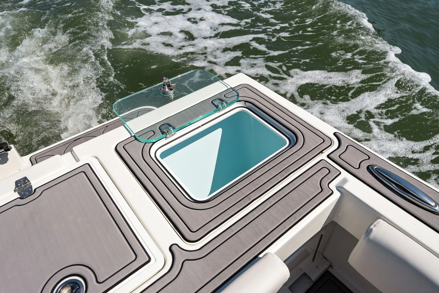 2024 Parker Marine 2320 SPORT CABIN Image Thumbnail #25