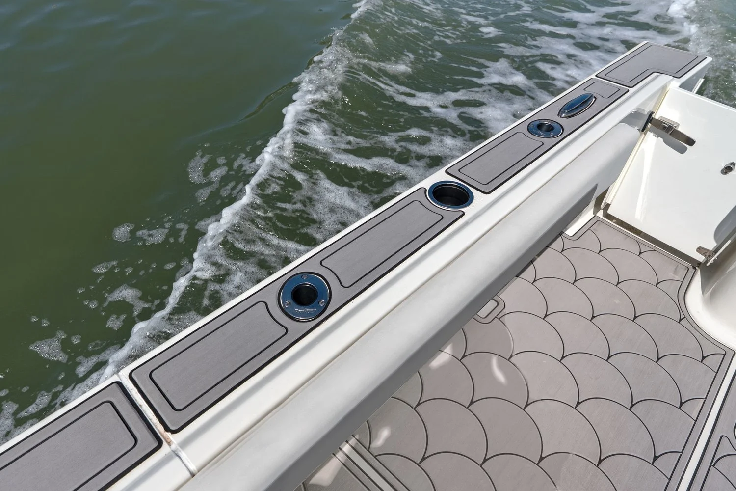 2024 Parker Marine 2320 SPORT CABIN Image Thumbnail #28