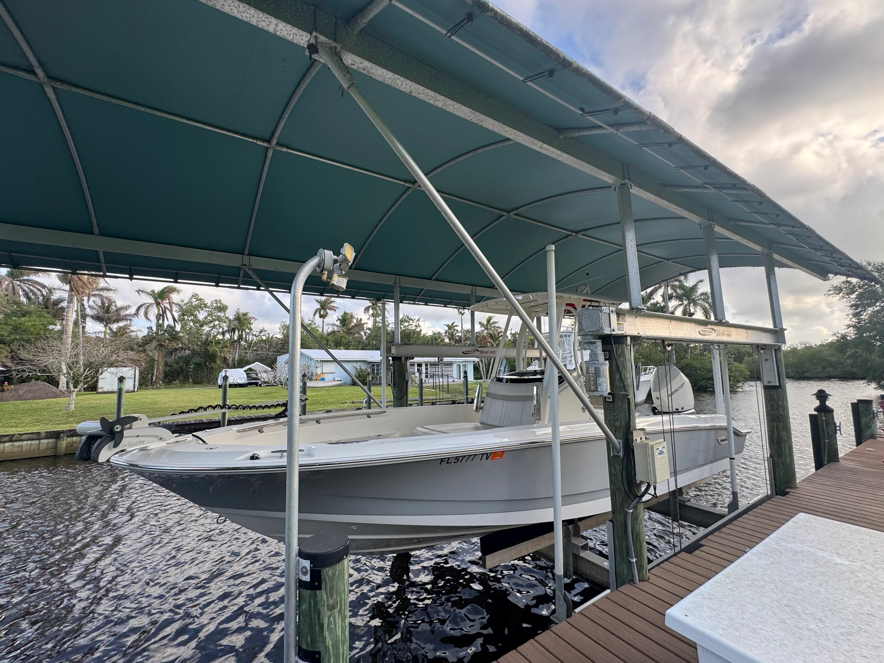 2024 Boston Whaler 250 DAUNTLESS Image Thumbnail #2