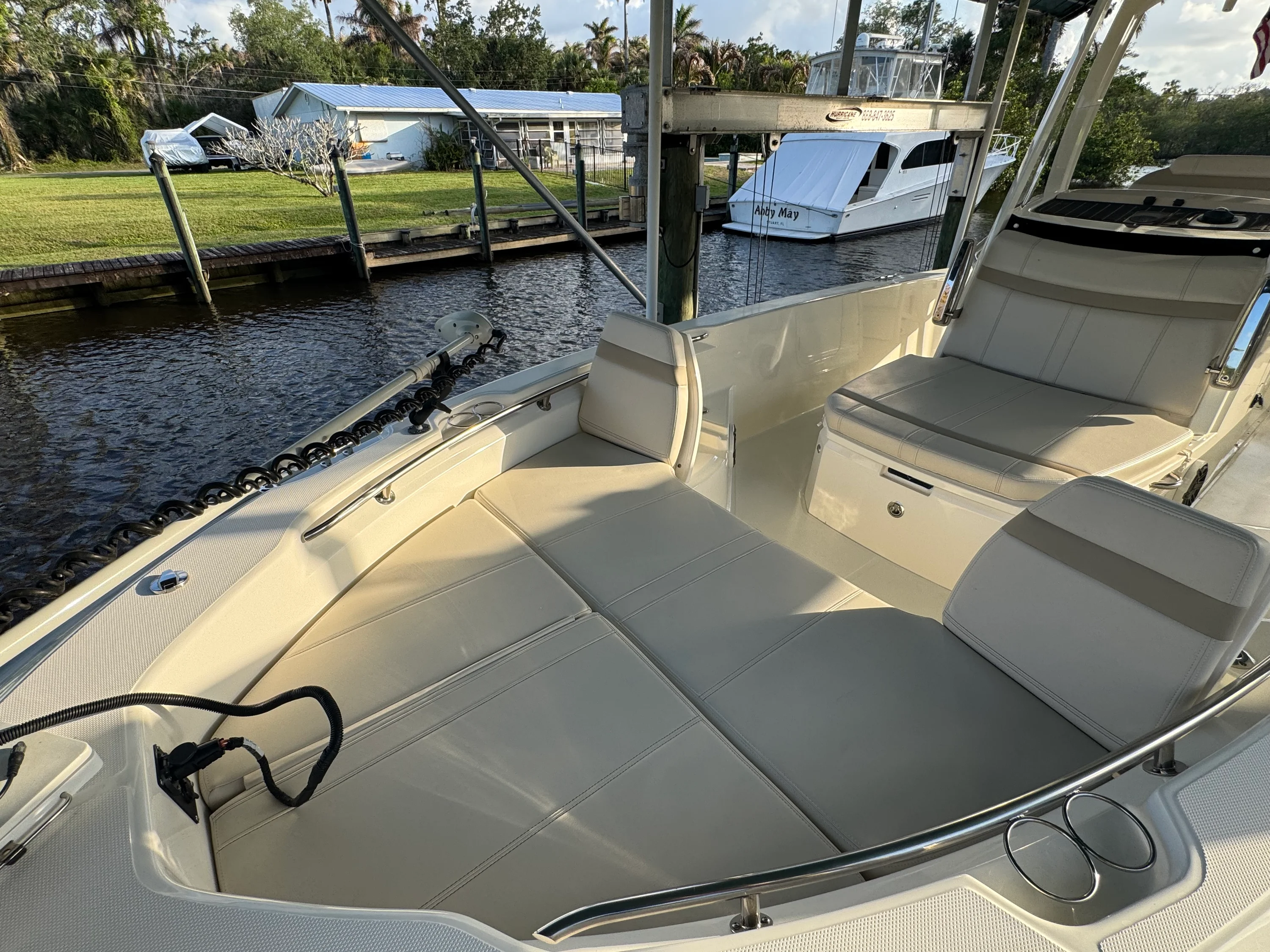 2024 Boston Whaler 250 DAUNTLESS Image Thumbnail #34