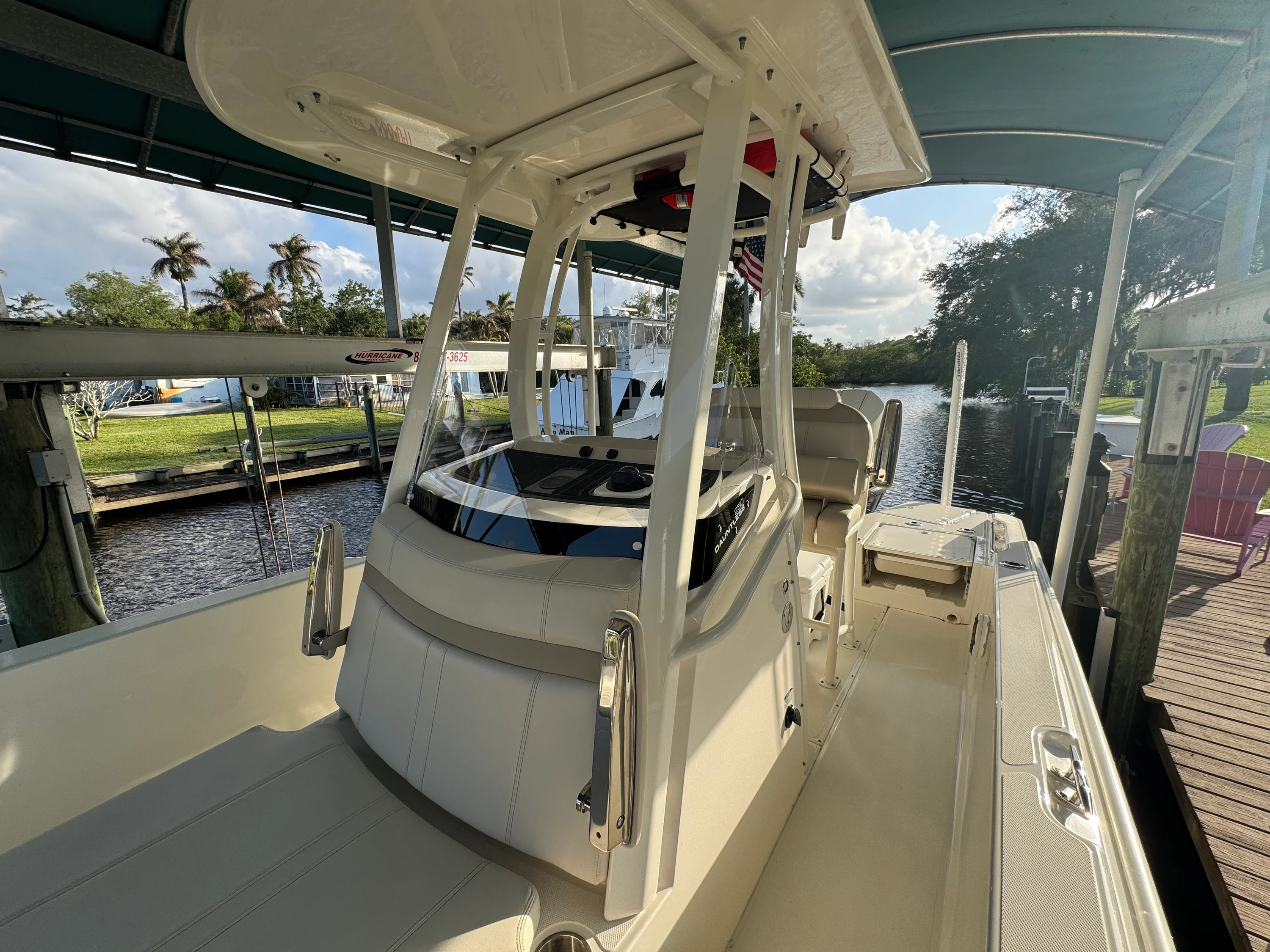 2024 Boston Whaler 250 DAUNTLESS Image Thumbnail #19