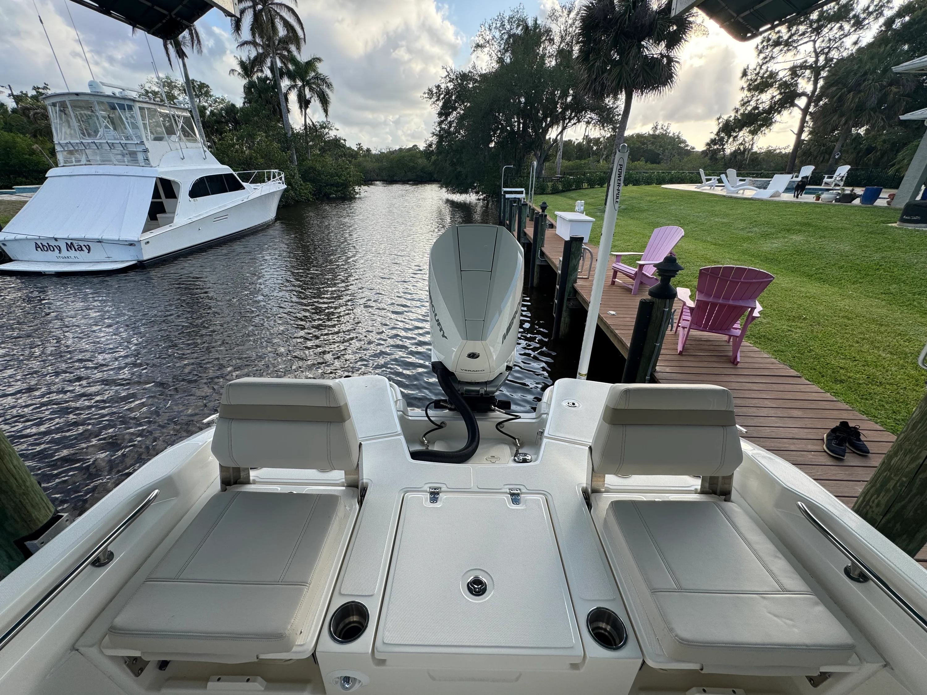2024 Boston Whaler 250 DAUNTLESS Image Thumbnail #6