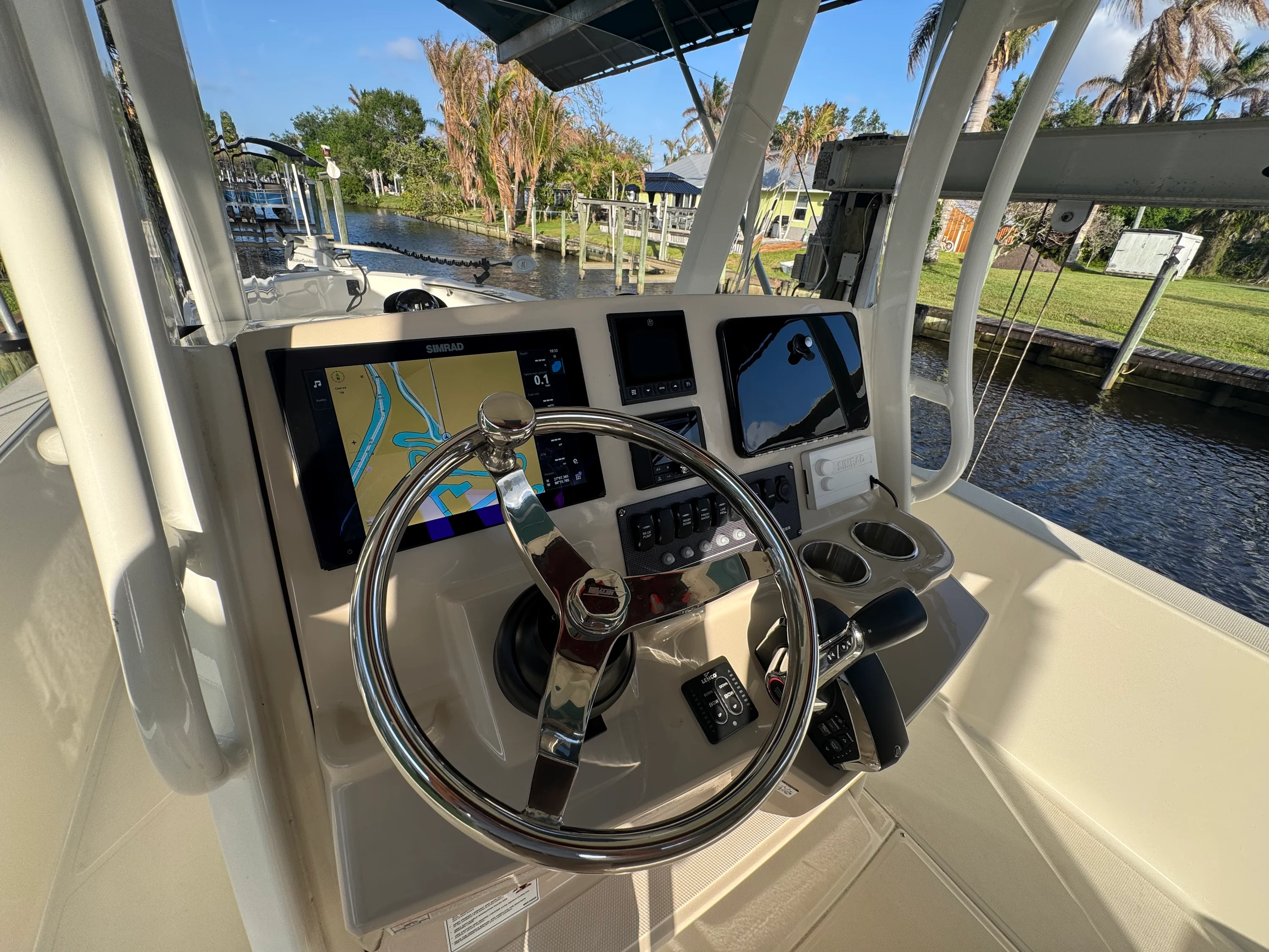 2024 Boston Whaler 250 DAUNTLESS Image Thumbnail #22