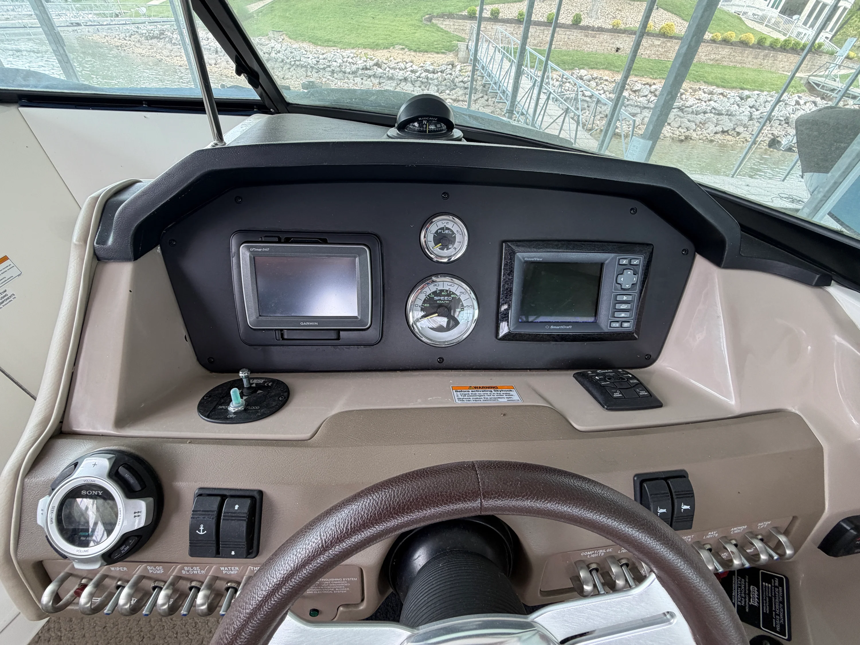 2013 Sea Ray 300 SLX Image Thumbnail #11